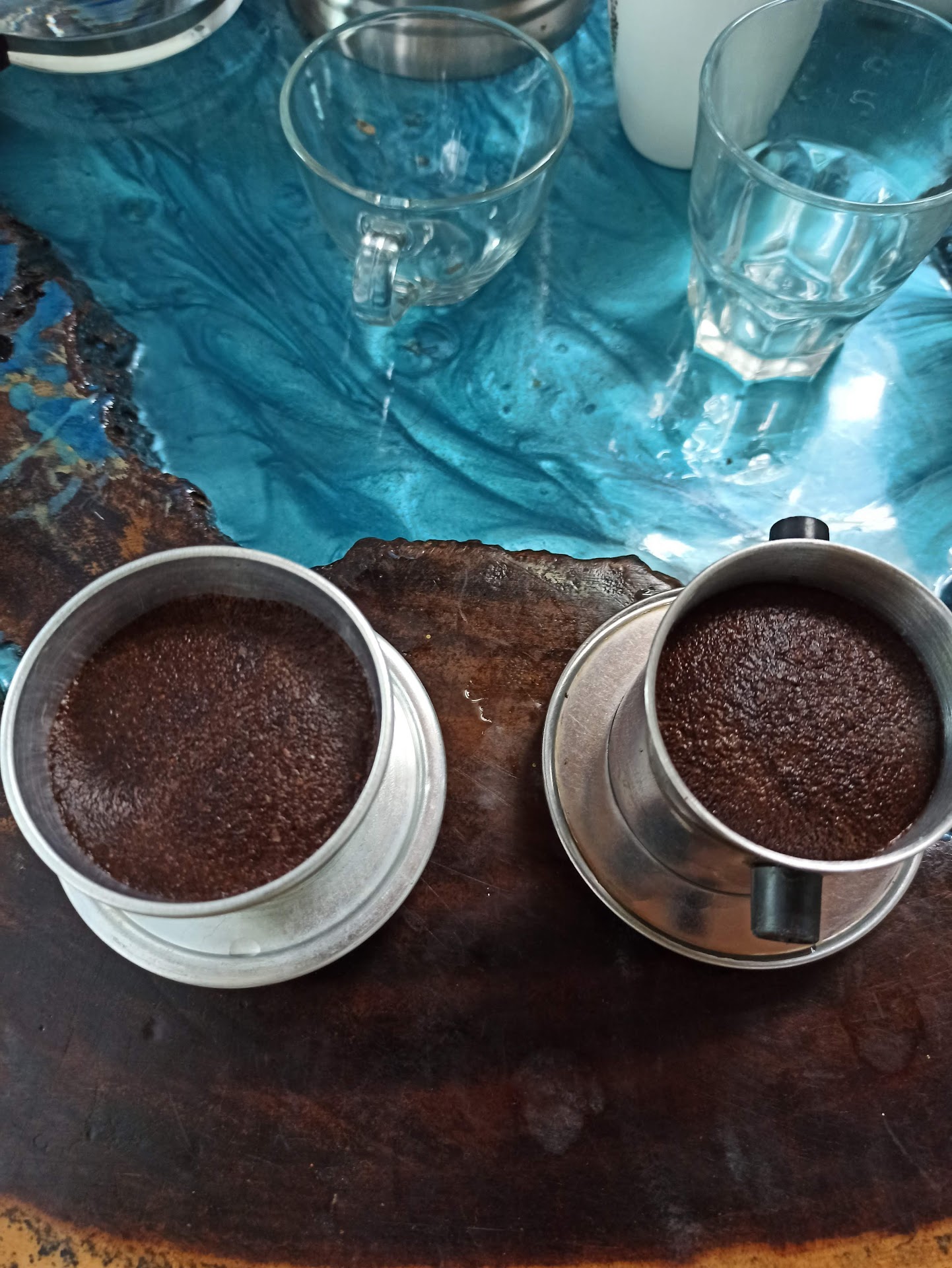 Tỉnh Cafe bờ sông