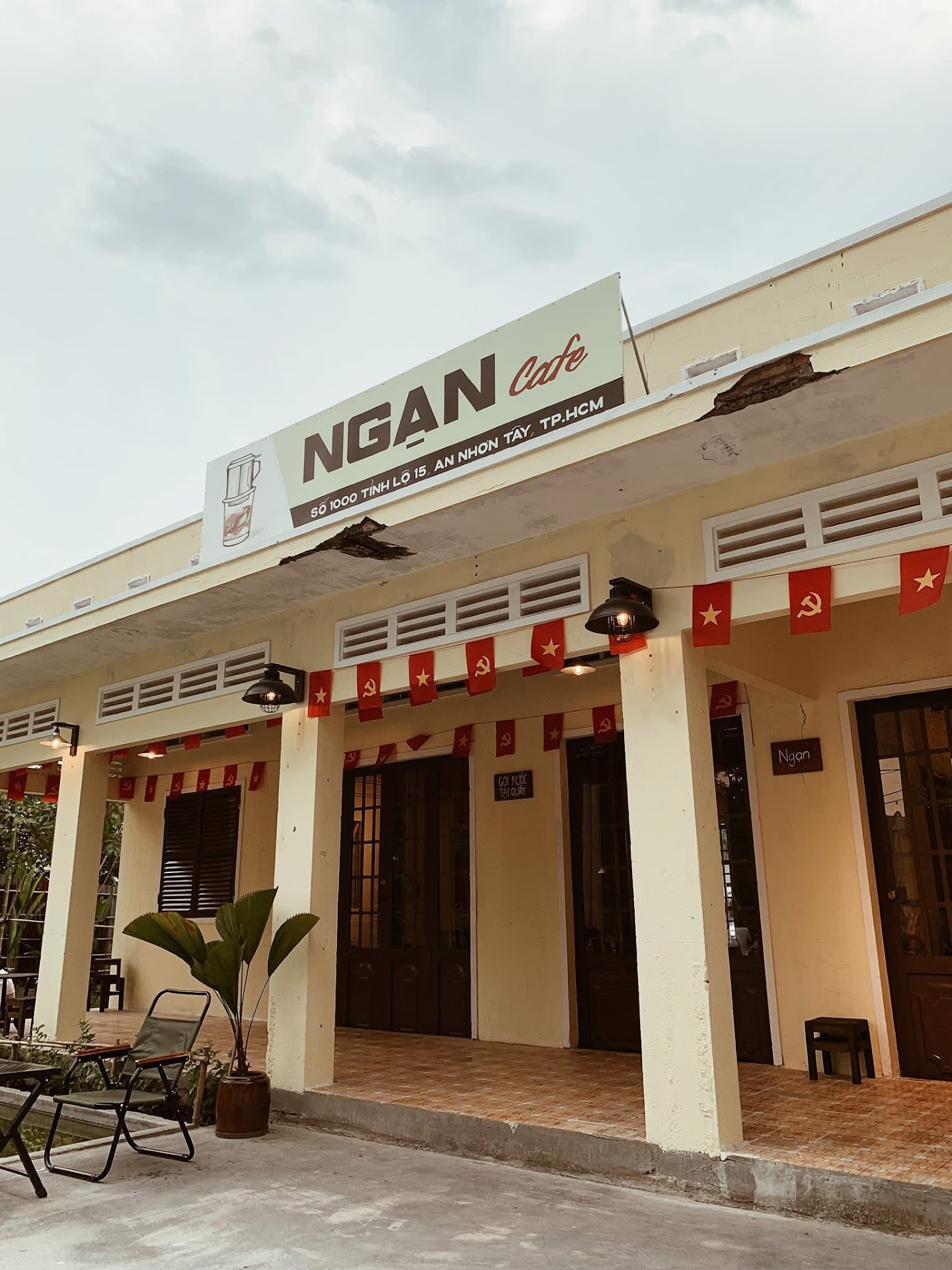 Ngạn Cafe