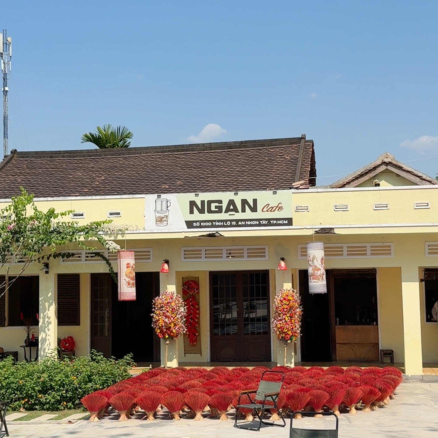 Ngạn Cafe