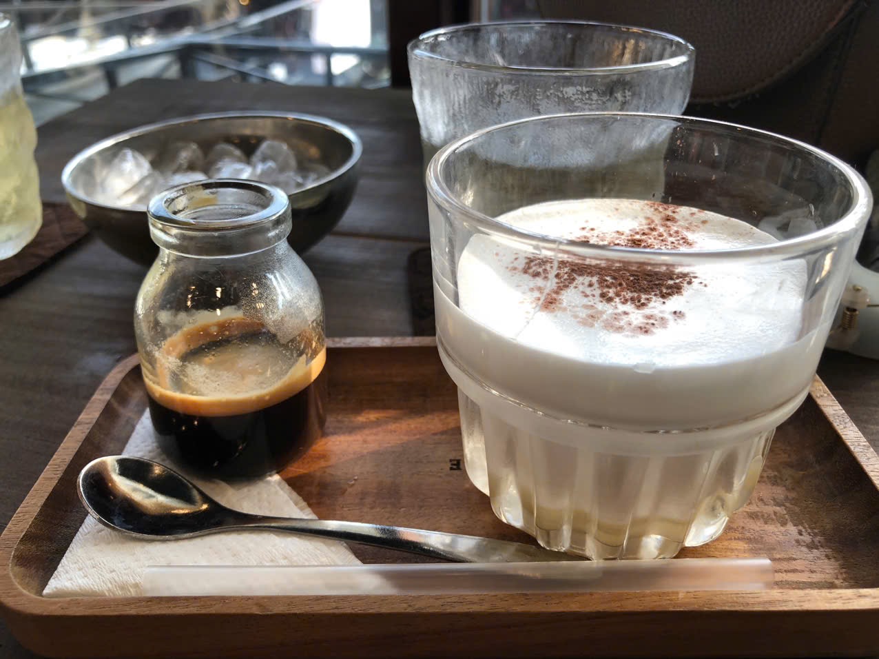 Xưởng và Cà phê Mossy