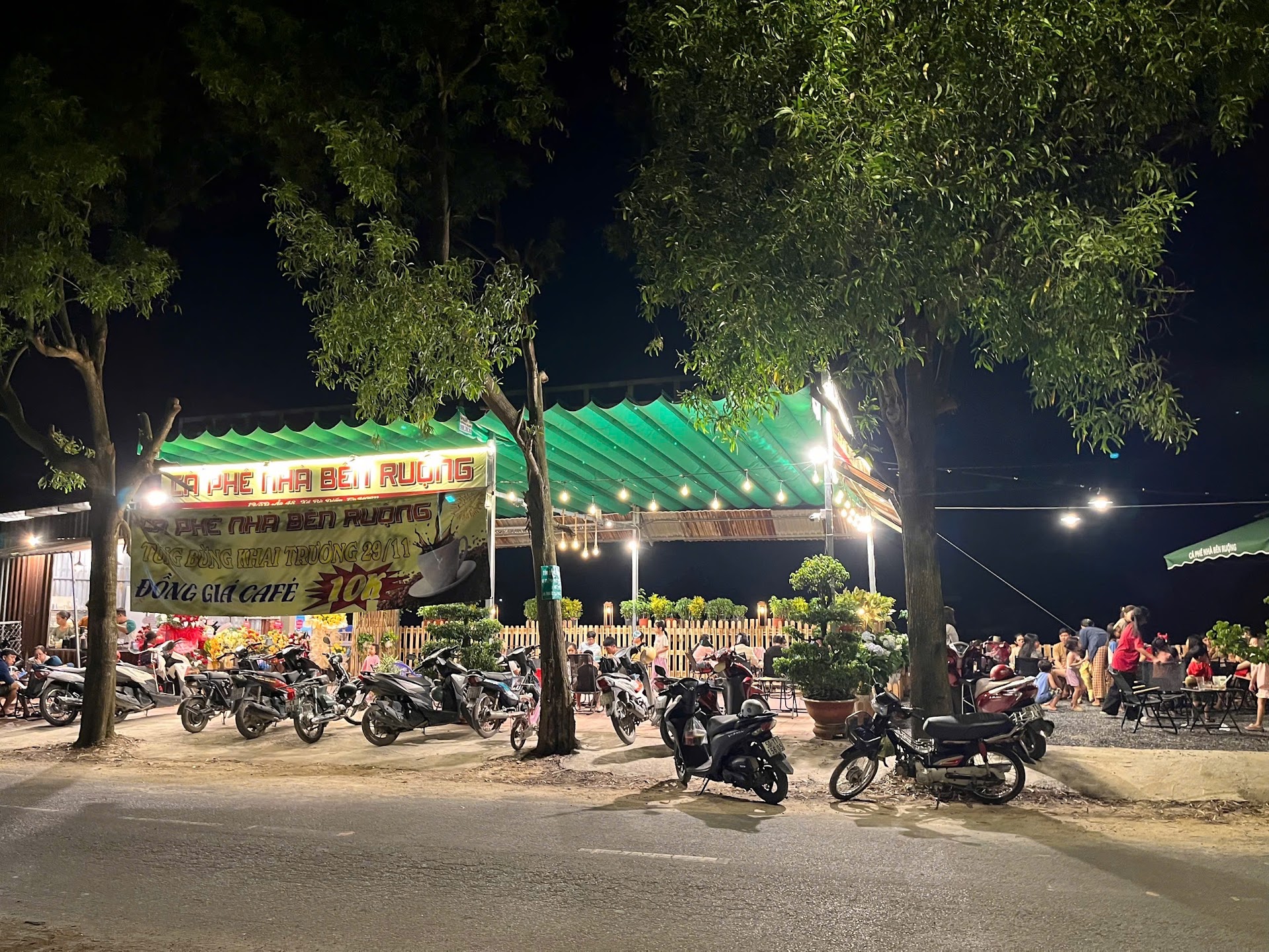 Cà Phê Nhà Bên Ruộng