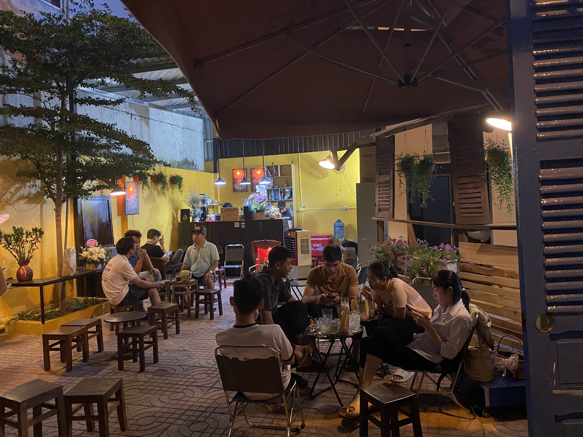 Tiệm cà phê Yên - PE7