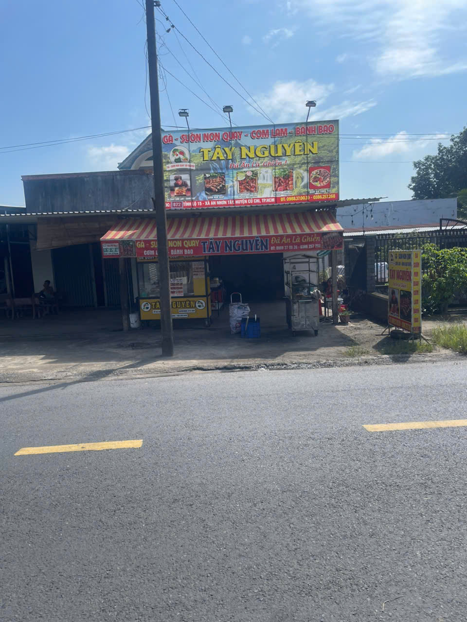 Quán Tây Nguyên - Gà - Sườn Non Quay Cơm Lam Bánh Bao