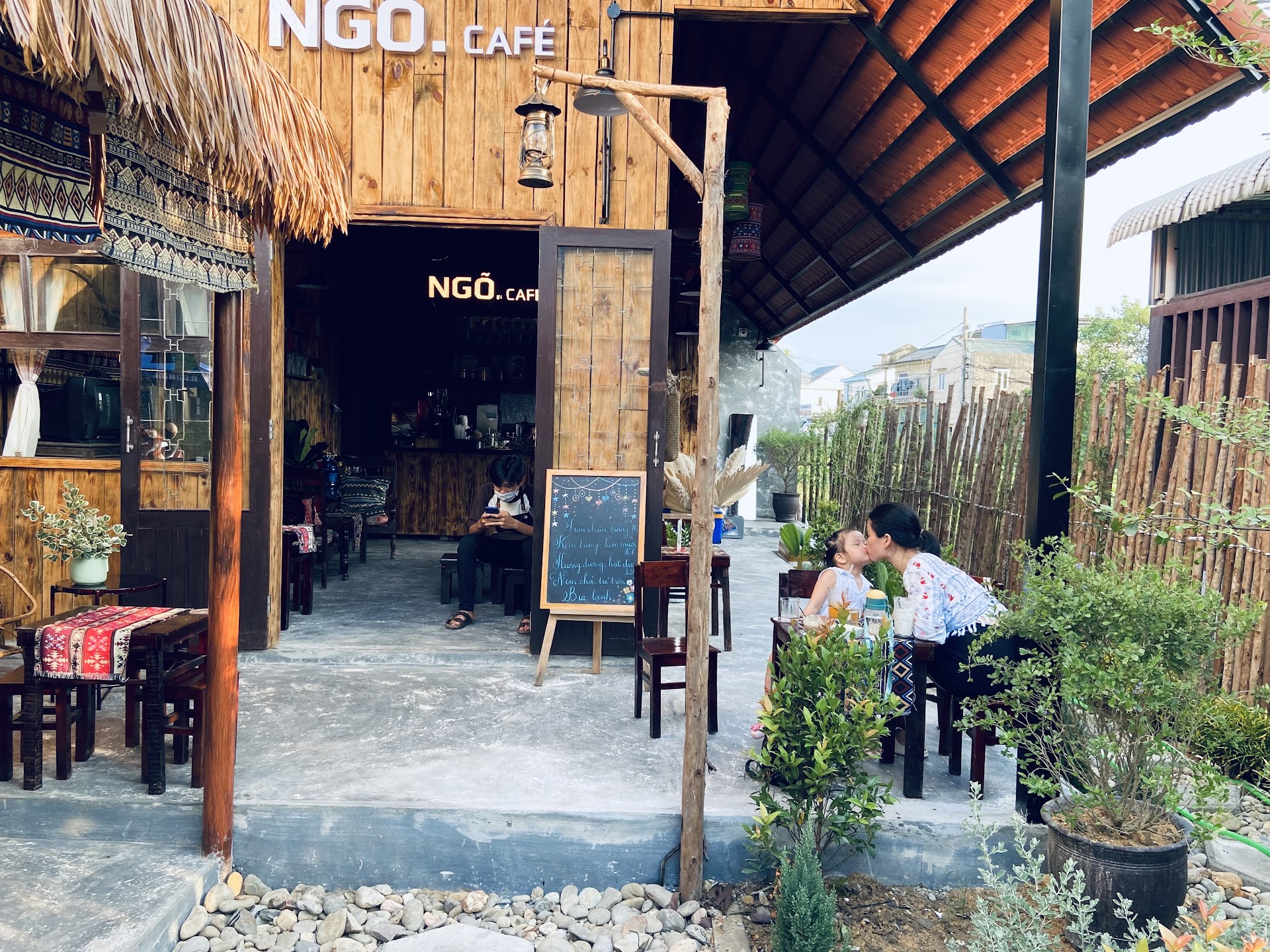 NGÕ CAFE