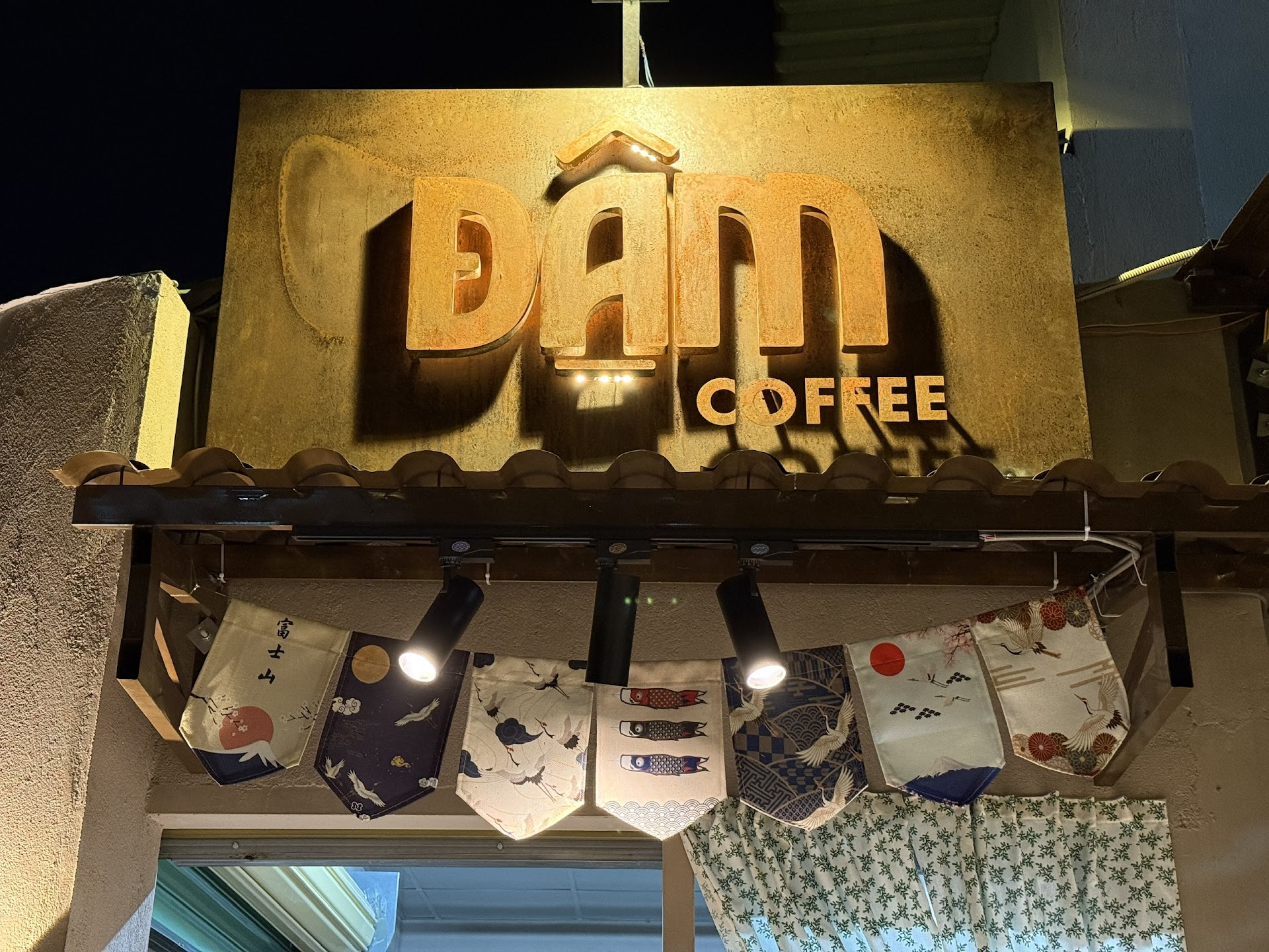 Đậm Saigon Coffee