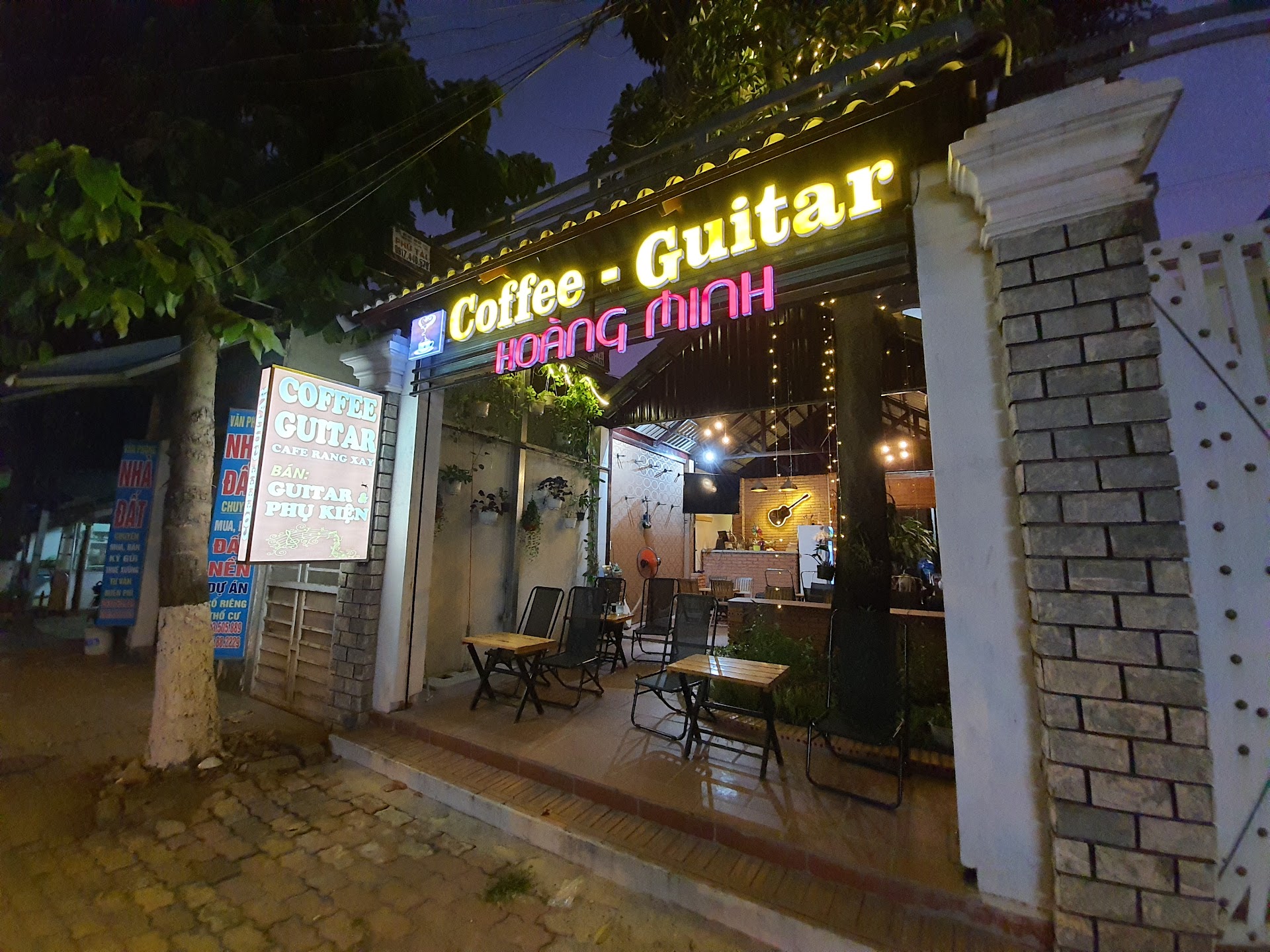 Hoang Minh - Coffee Guitar