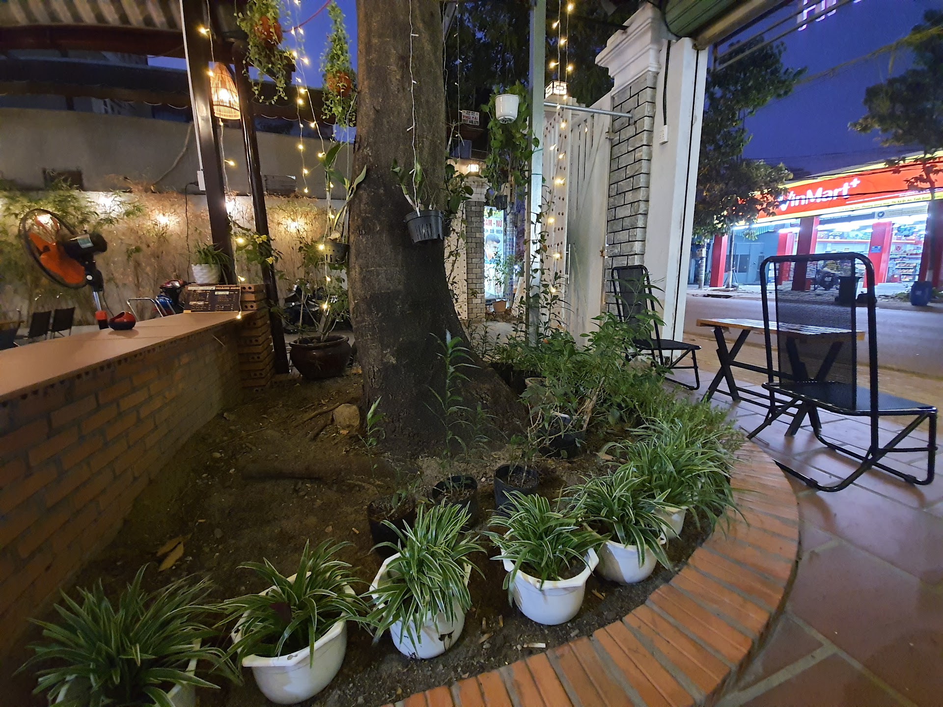 Hoang Minh - Coffee Guitar