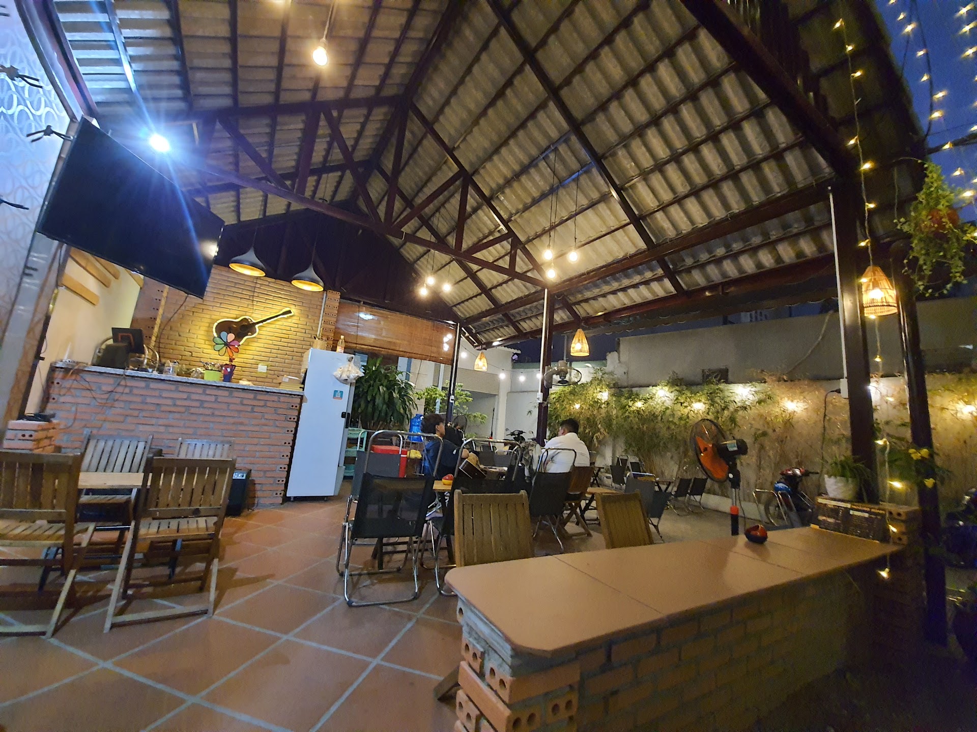 Hoang Minh - Coffee Guitar