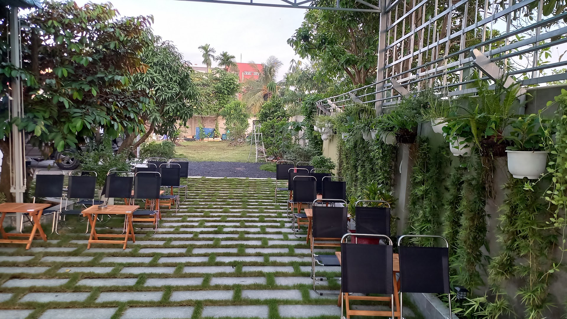 Cafe Sân Vườn Nhà Tui