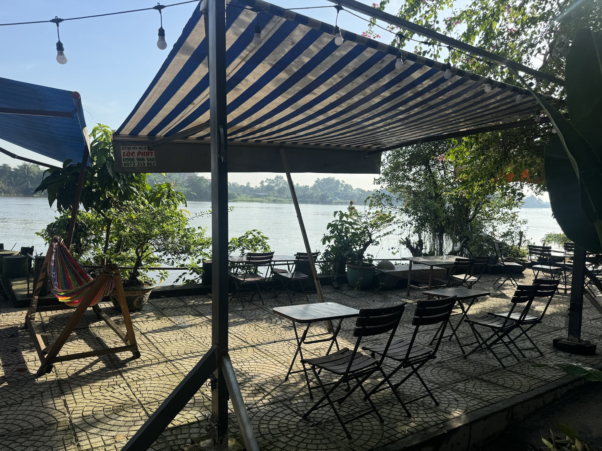 Cà Phê Sân Vườn Ven Sông- Bún Giò Heo- Chú Xiện- Điểm tâm sáng