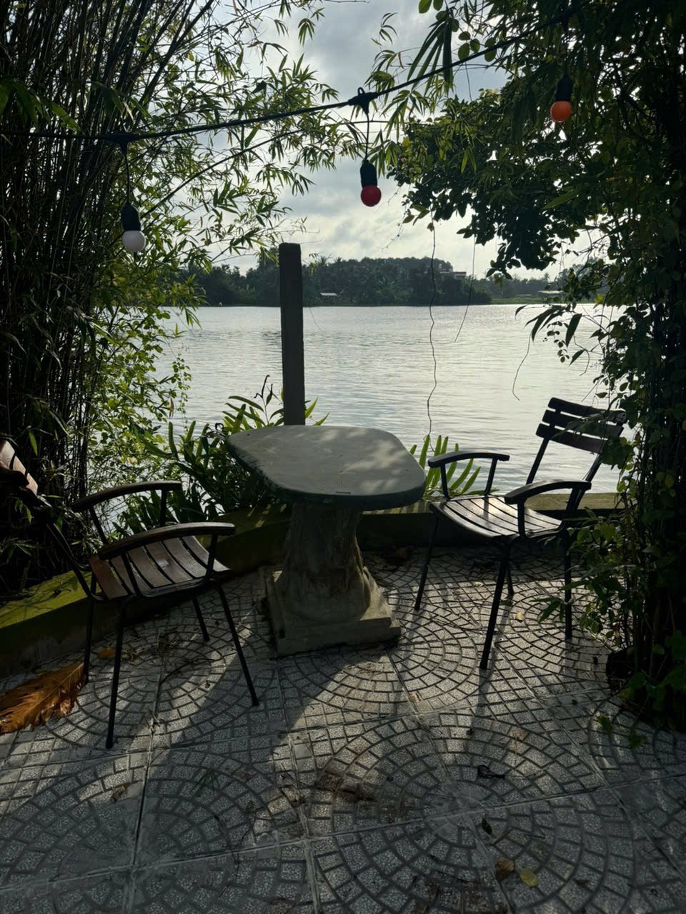 Cà Phê Sân Vườn Ven Sông- Bún Giò Heo- Chú Xiện- Điểm tâm sáng