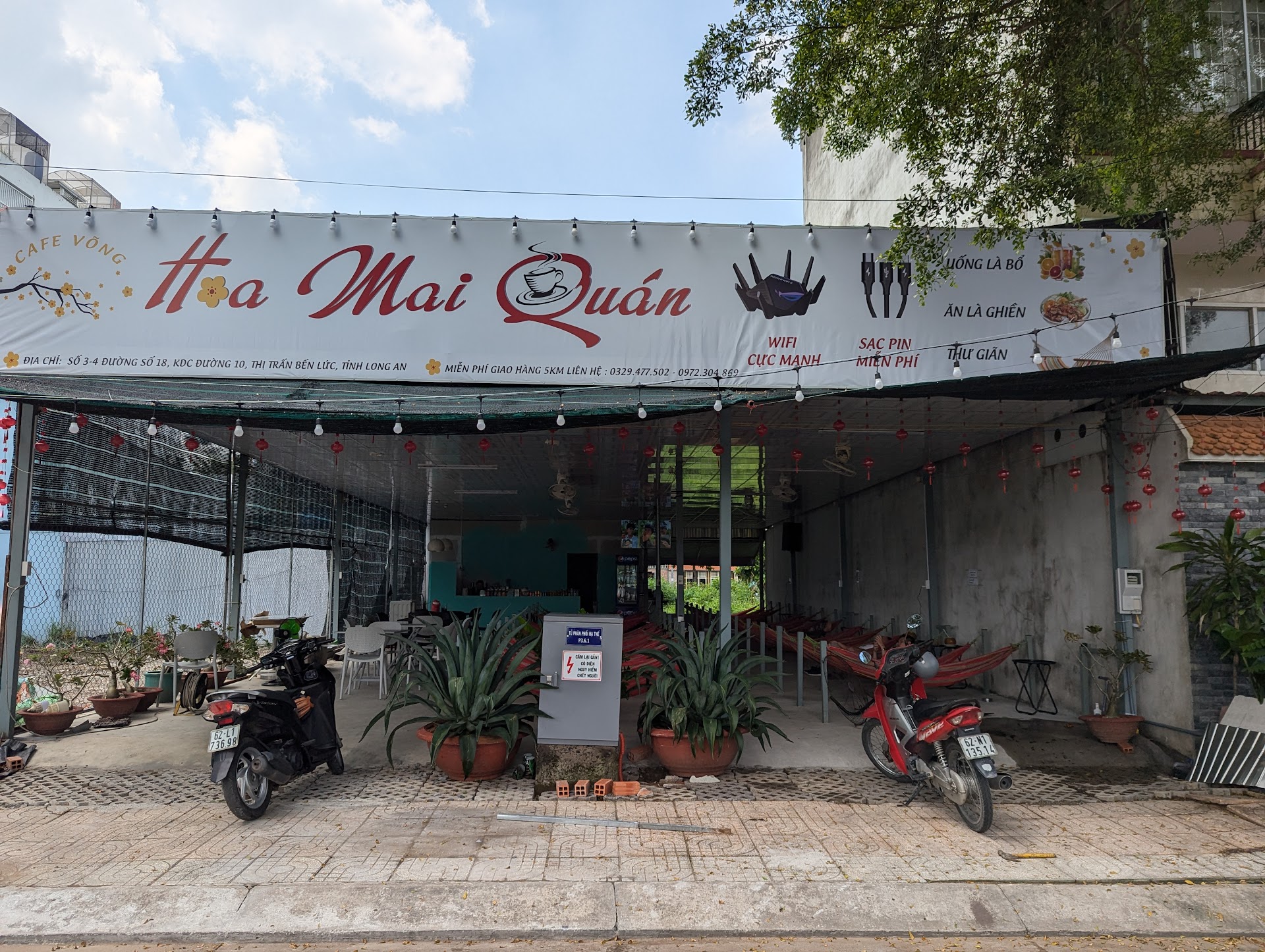 Cafe Võng Hoa Mai Quán