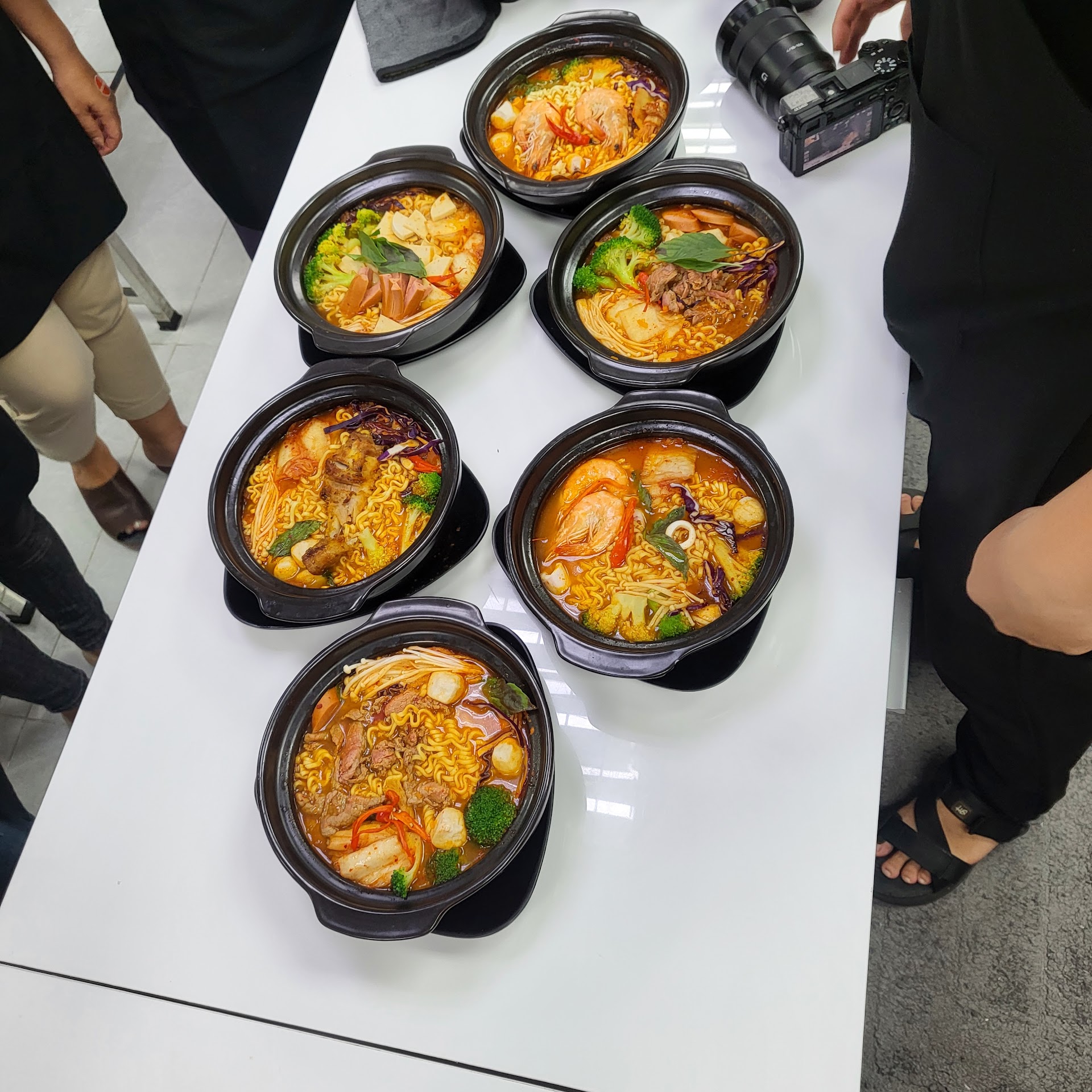 Quán Trà sữa Mì cay Hi School