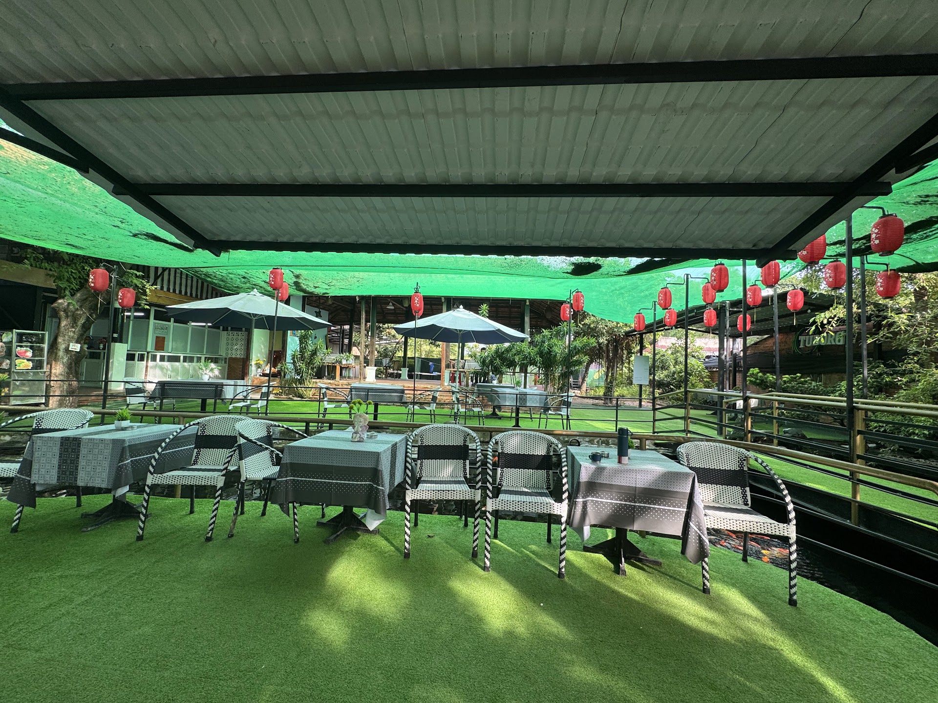 Cafe võng Vietlott [sạc xe điện, tô tượng, xiên que, lạp xưởng nướng đá, chuyển tiền nhanh]