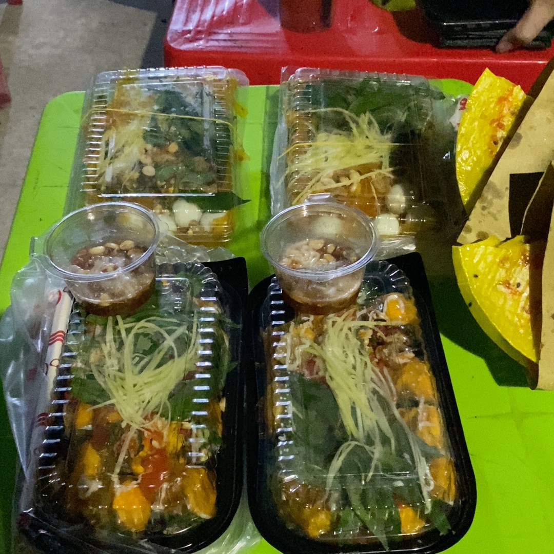 Tiệm trà ven đường