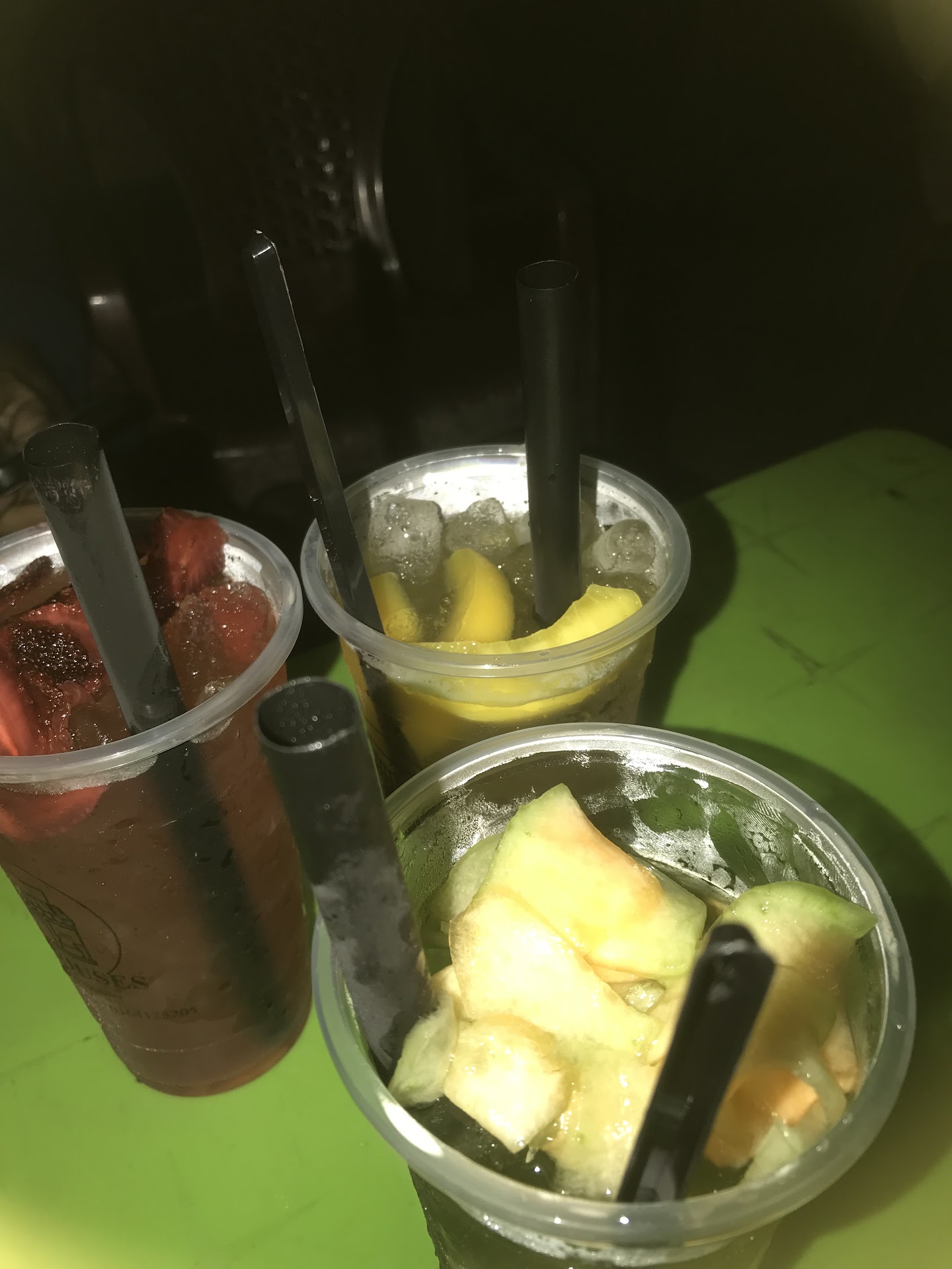 Tiệm trà ven đường