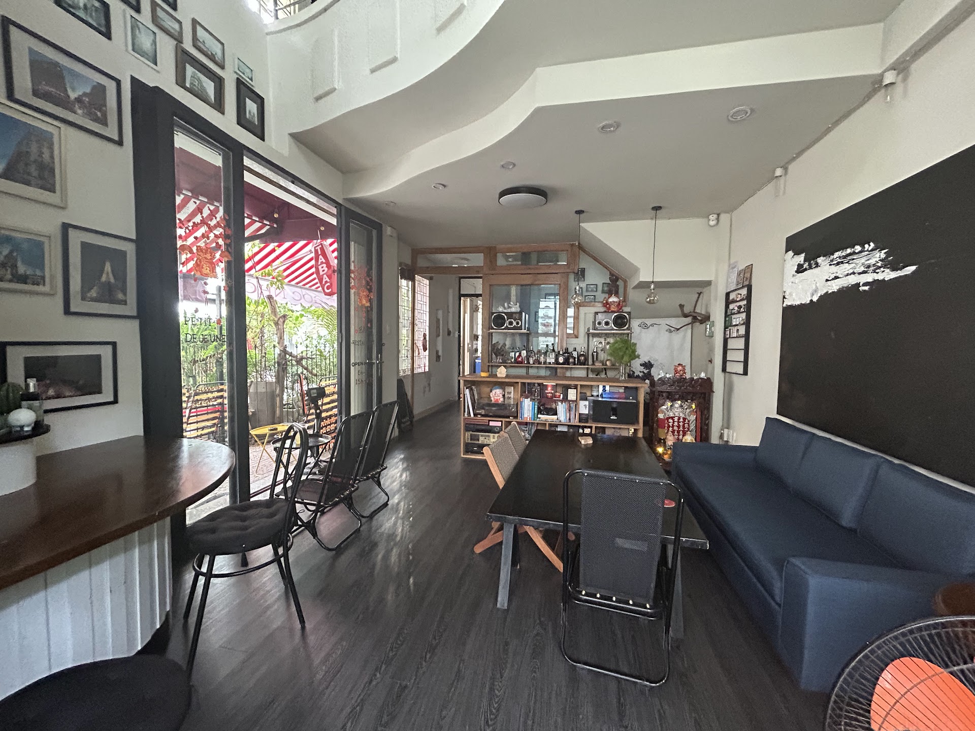 Tiệm Cà Phê Góc Nhỏ