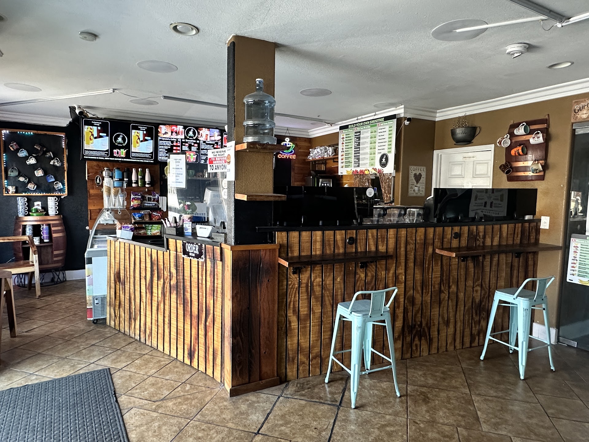 Caffe Kiosk / Water-2-G0