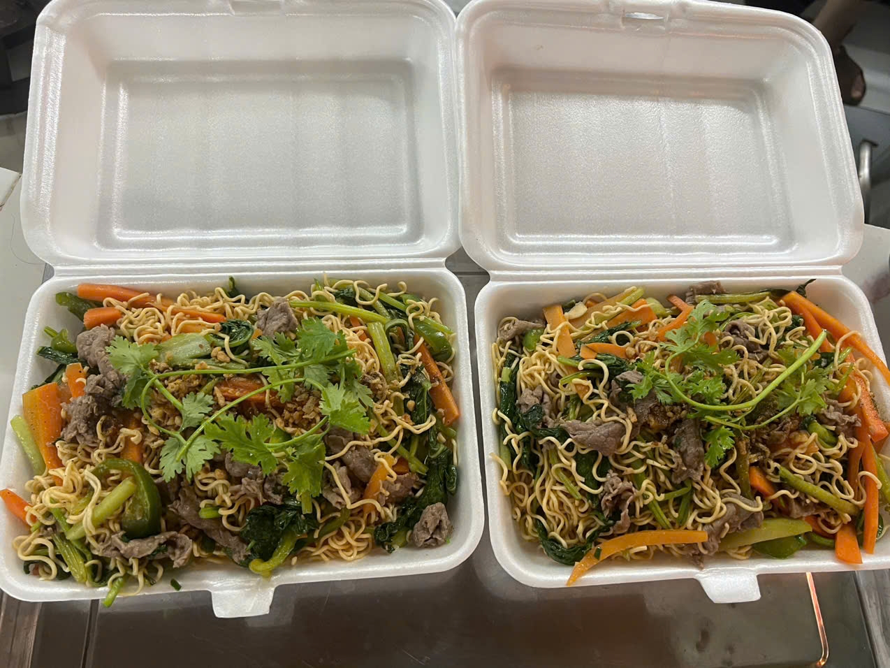 Quán Phượng (cơm sườn, hủ tíu mực