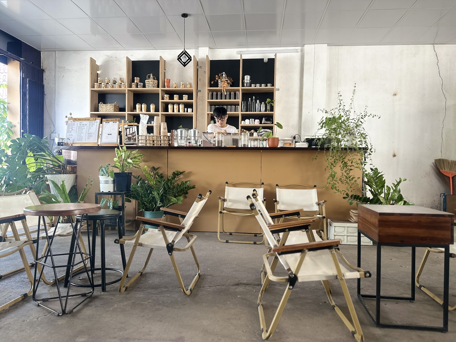 Tiệm Trà Mùa Hè