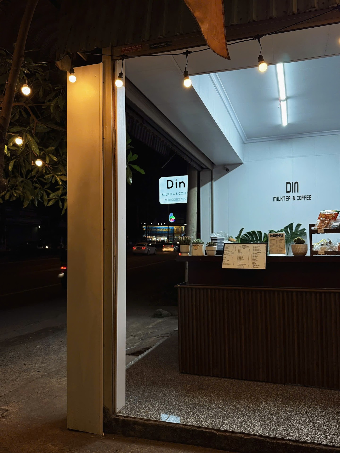 Din MilkTea & Coffee