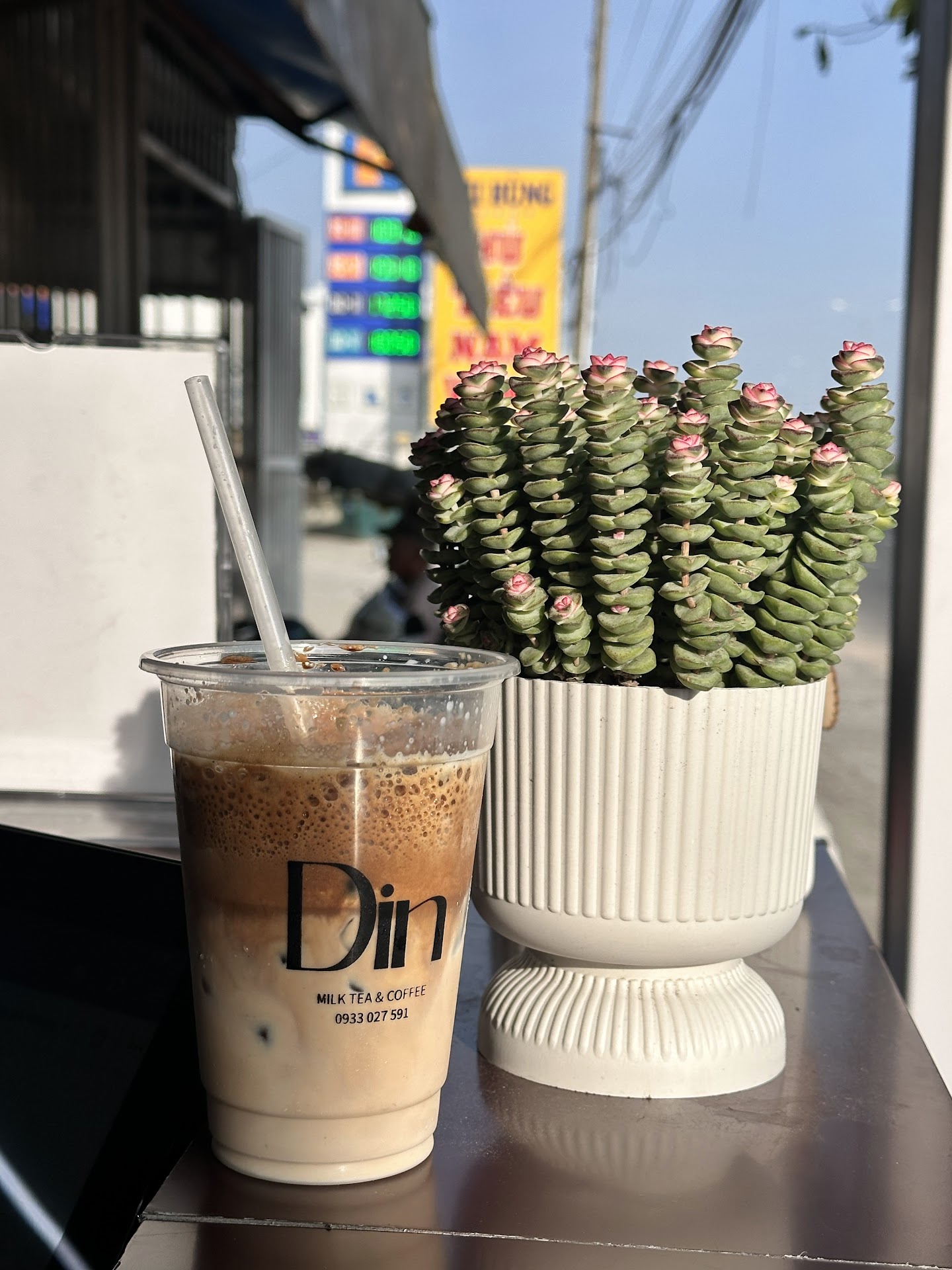 Din MilkTea & Coffee