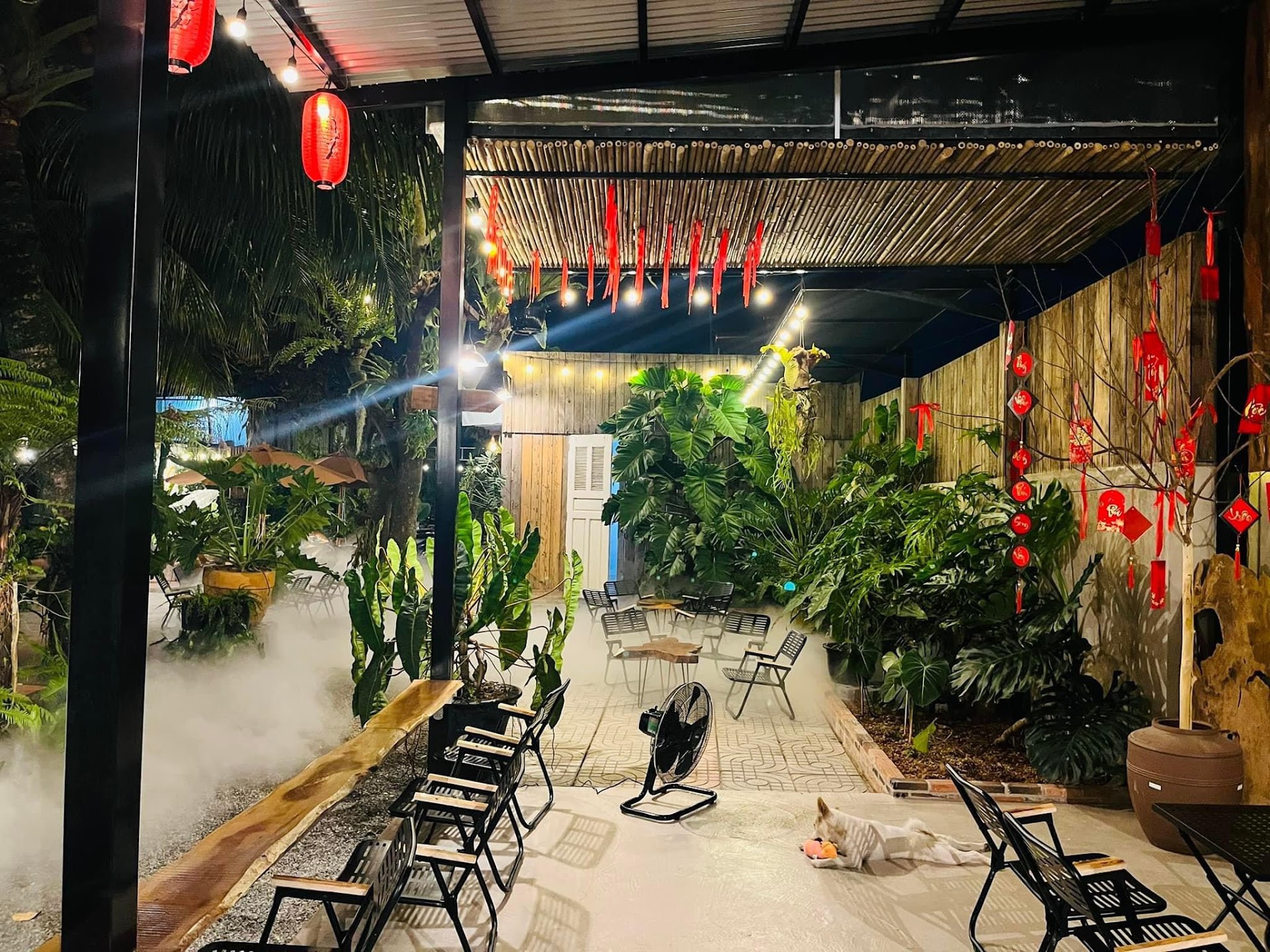 Tiệm Cà Phê Mây