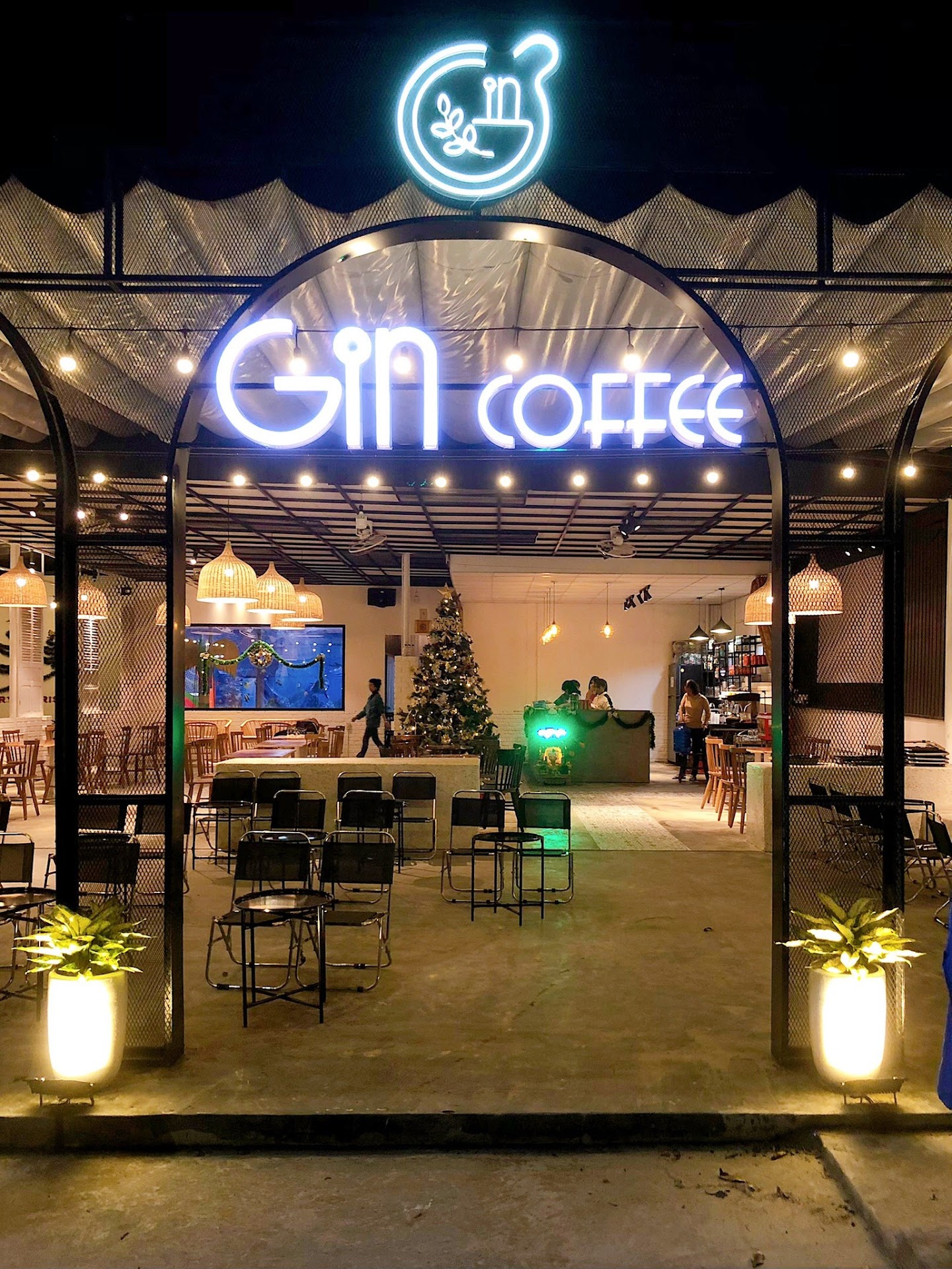 Gin Coffee & Milk Tea