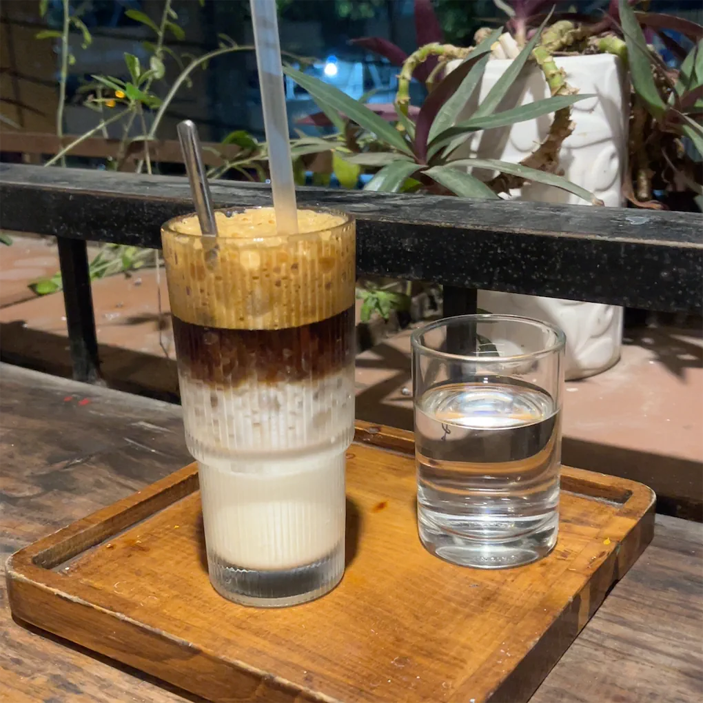 Couchsurfing Café (Nhà Lành)