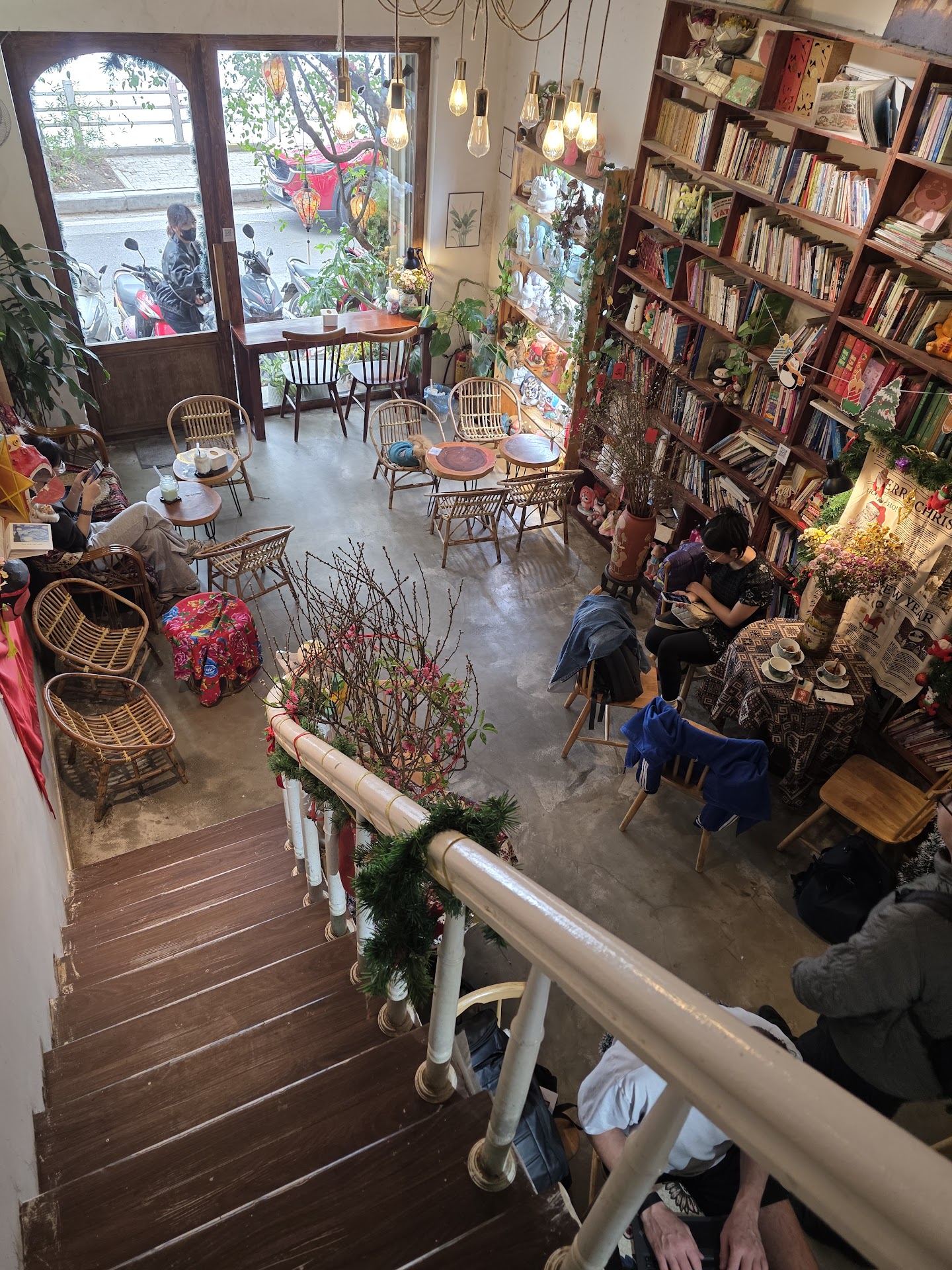 Oleoleo Coffee Books & Cats ( Cat coffee )