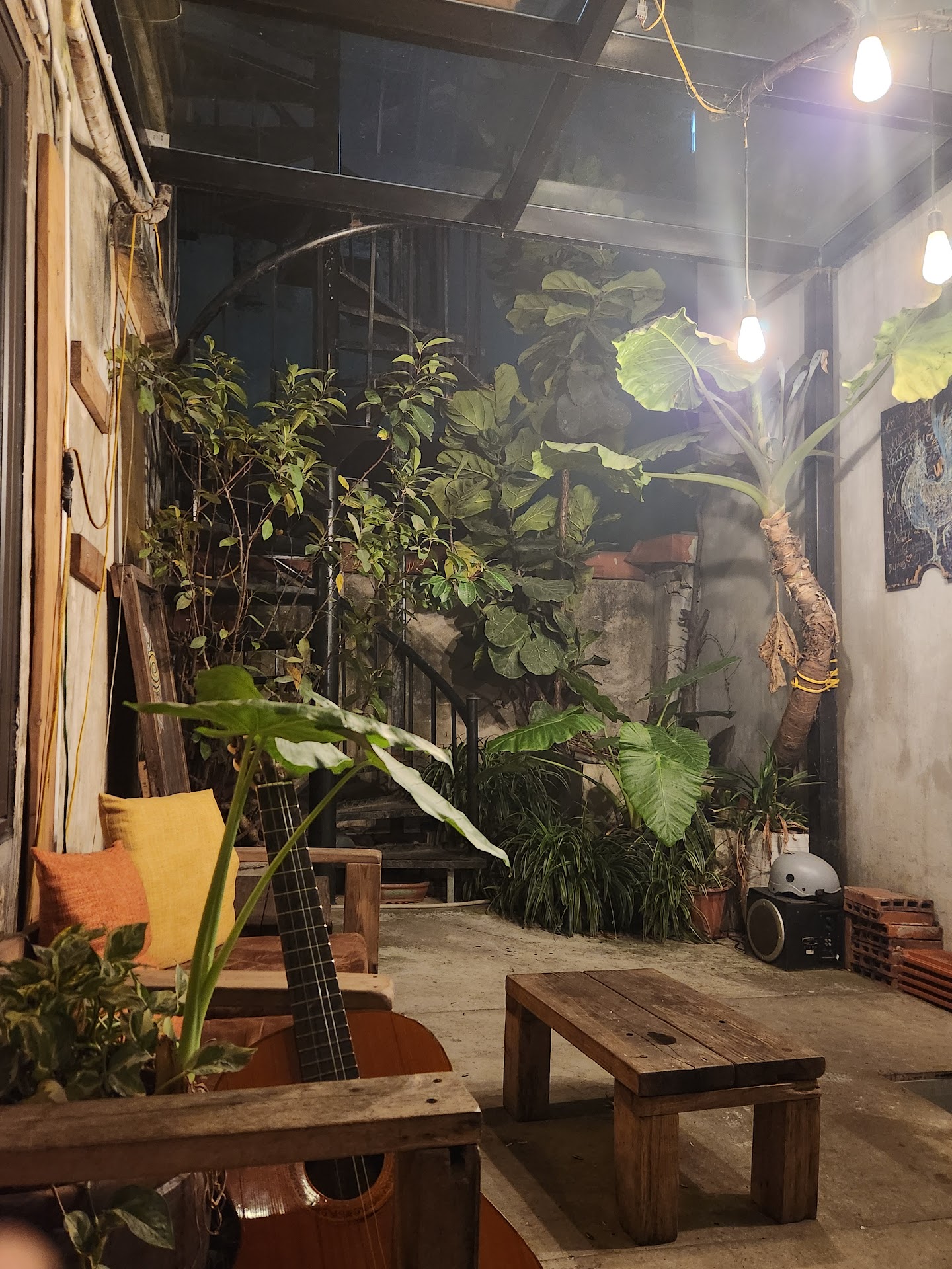 Tut Lang Thang Tea & Coffee