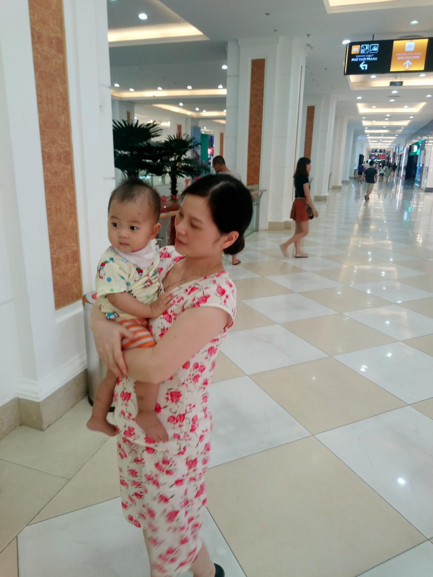 Cafe film 213 Vũ Tông Phan - Nstay