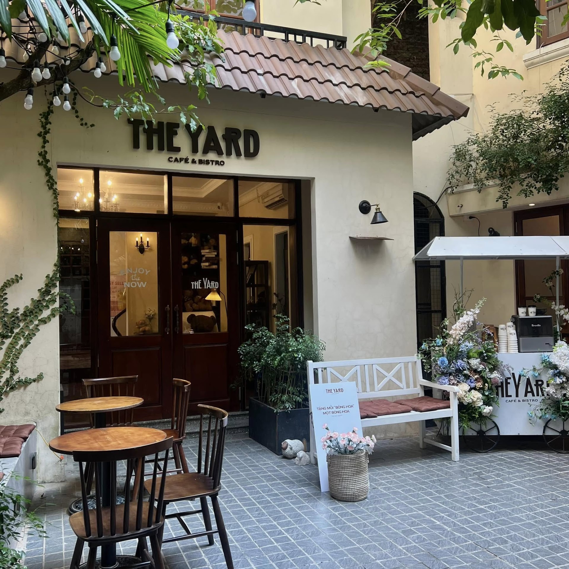 The Yard Café & Bistro