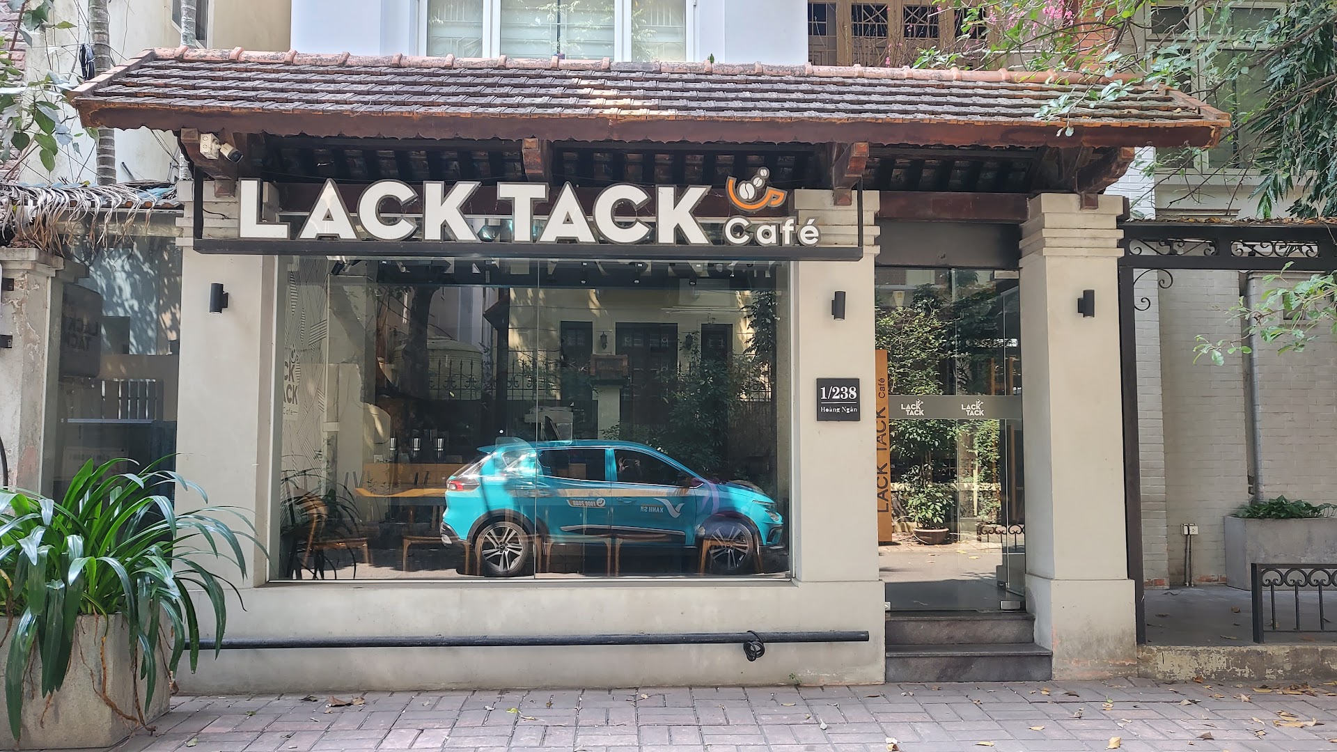 Lack Tack Cafe