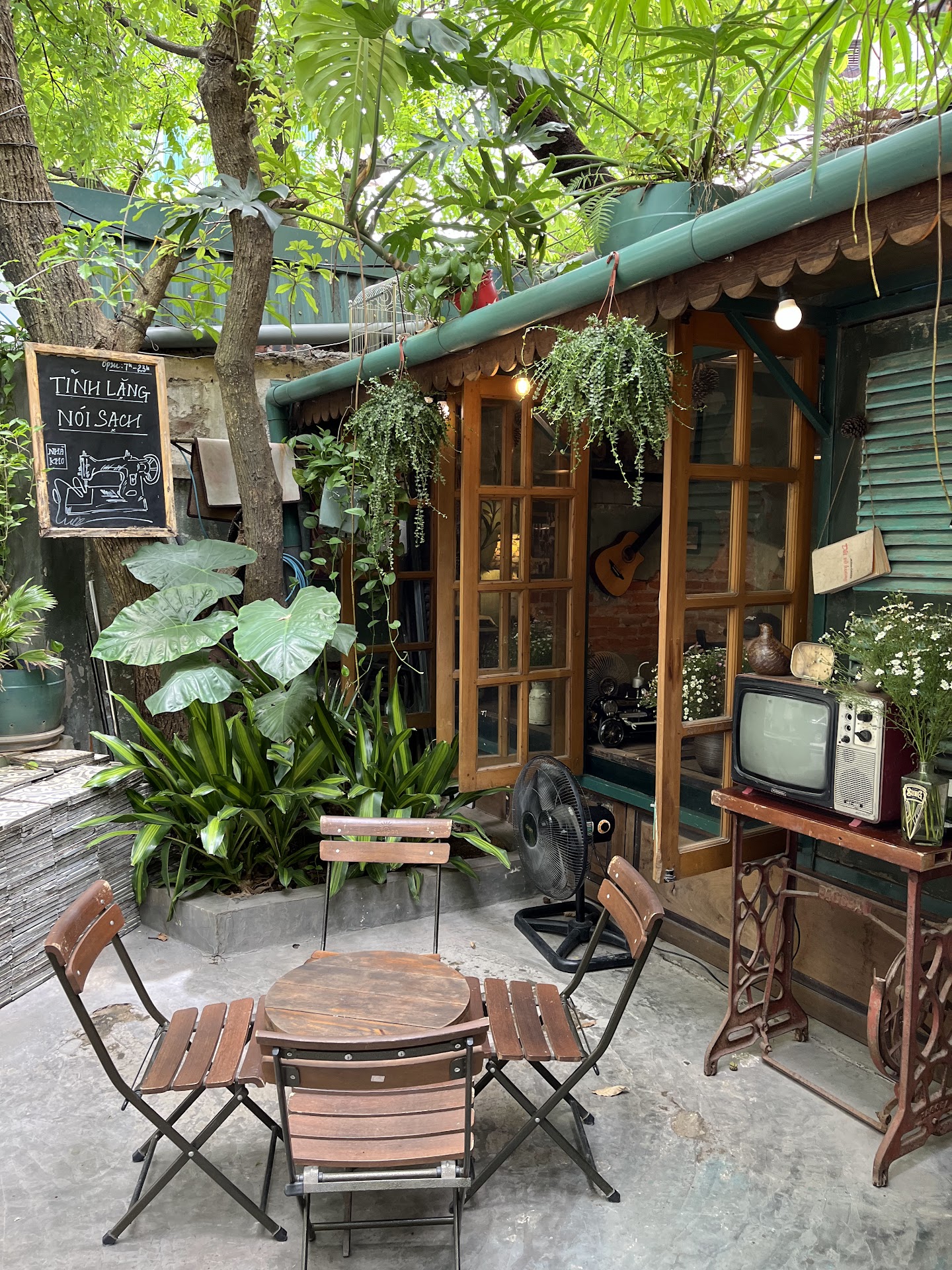 Cà Phê Nhà Kho Đại La