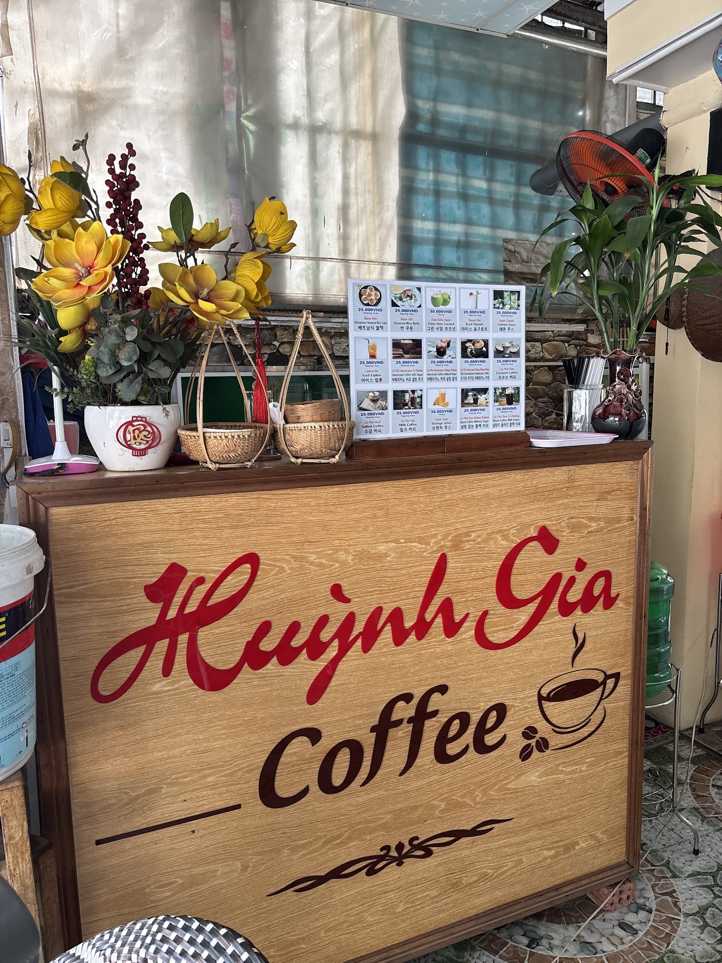 Coffee Huỳnh Gia