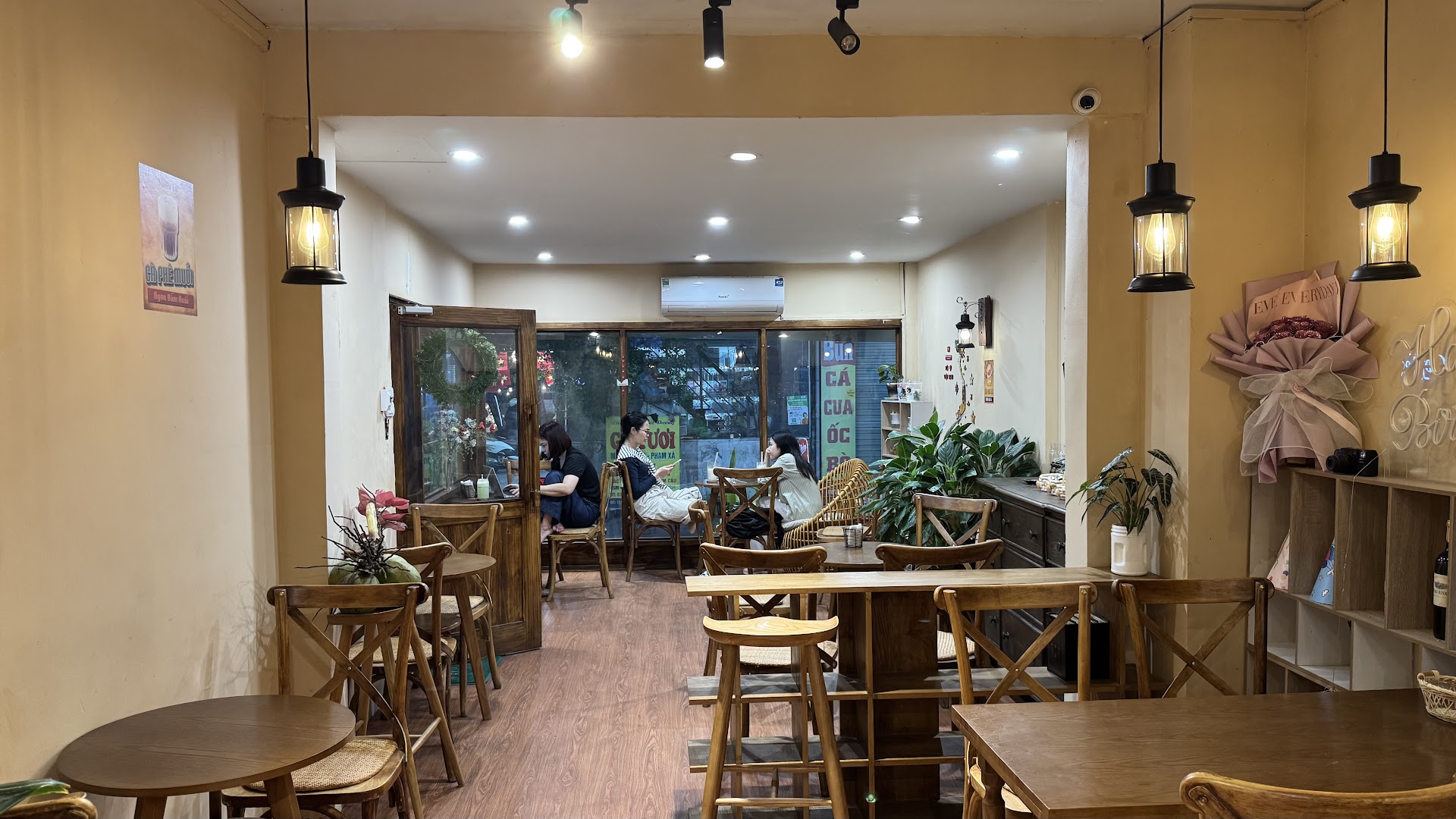 VIVIANE coffee & cakey