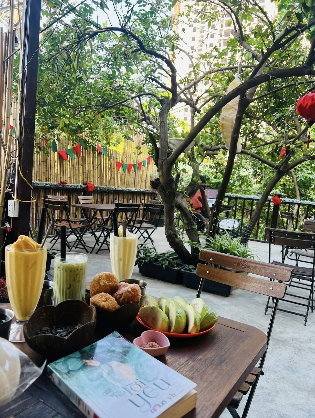 Tiệm Nhà Mình Cafe