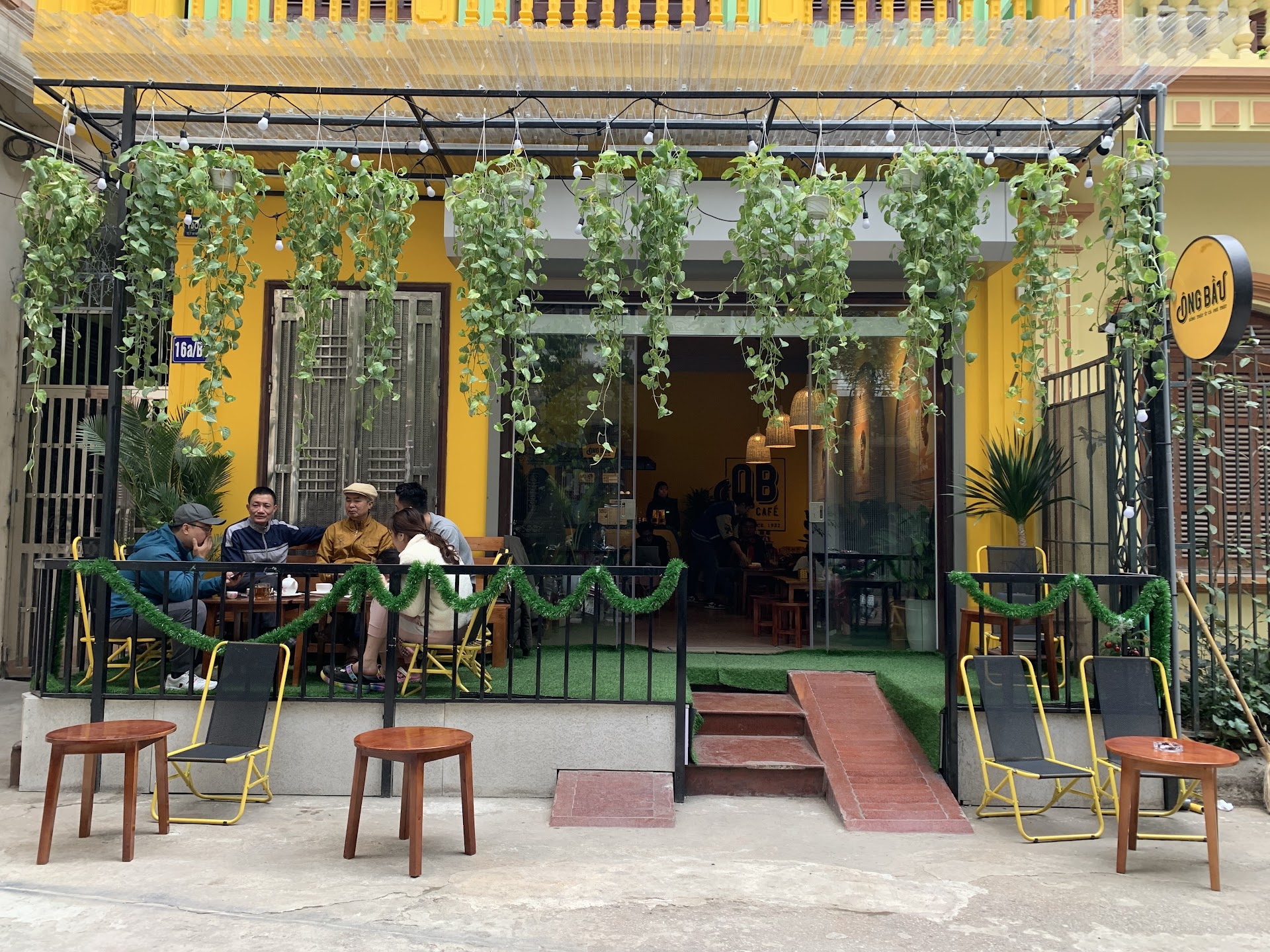 Cafe Ông Bầu - Nguyễn Cảnh Dị
