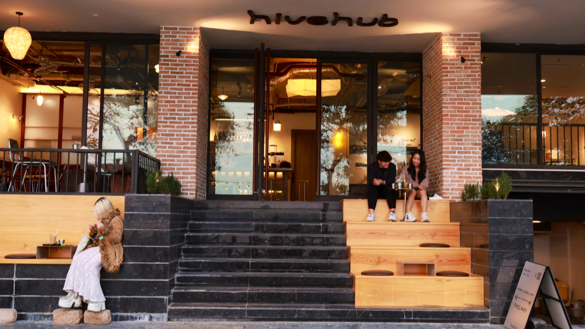 hivehub All Day Eatery, Coffee & Wine