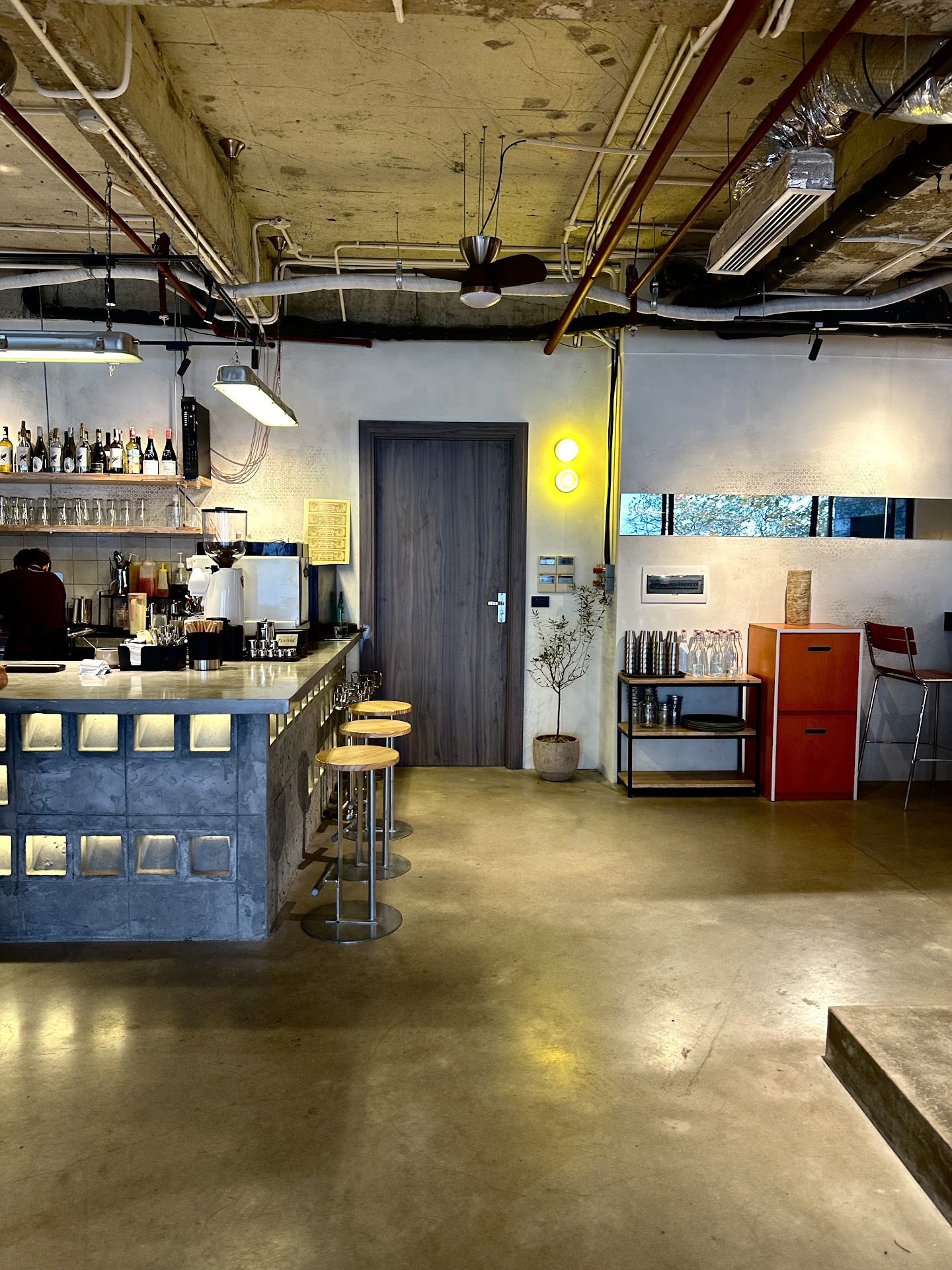 hivehub All Day Eatery, Coffee & Wine