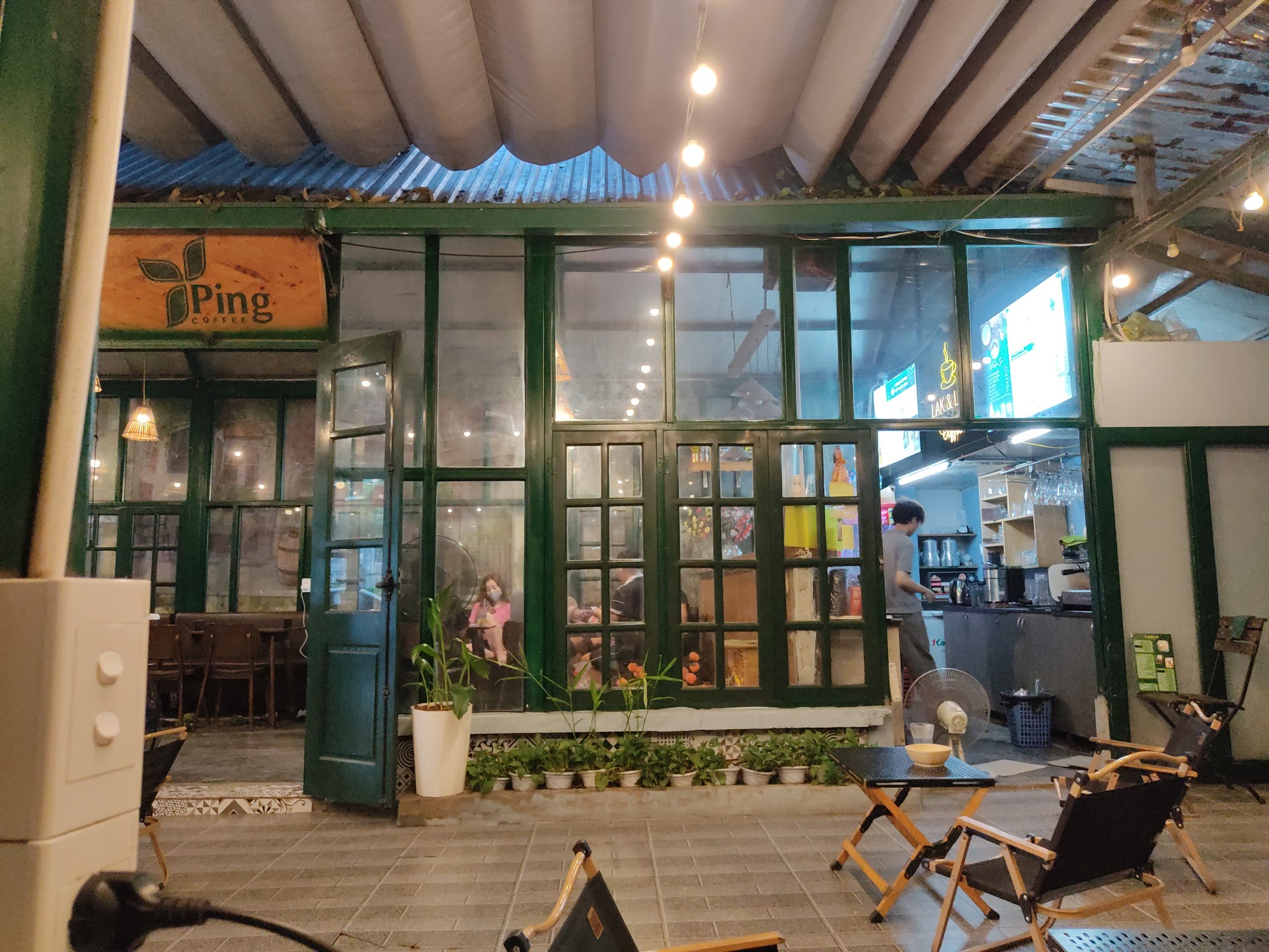 Lak Cafe Xanh Garden