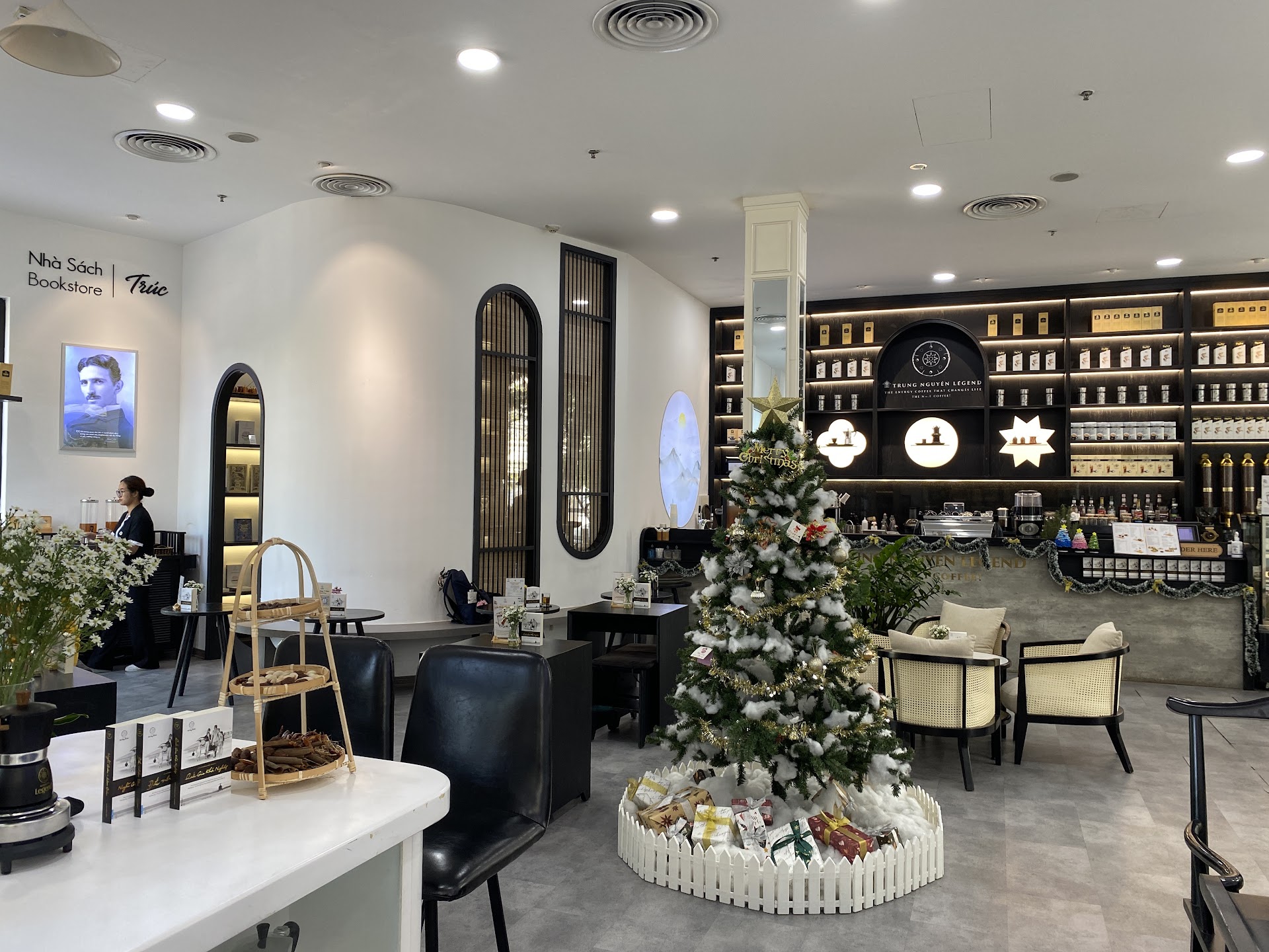 Thế Giới Cà Phê Trung Nguyên Legend