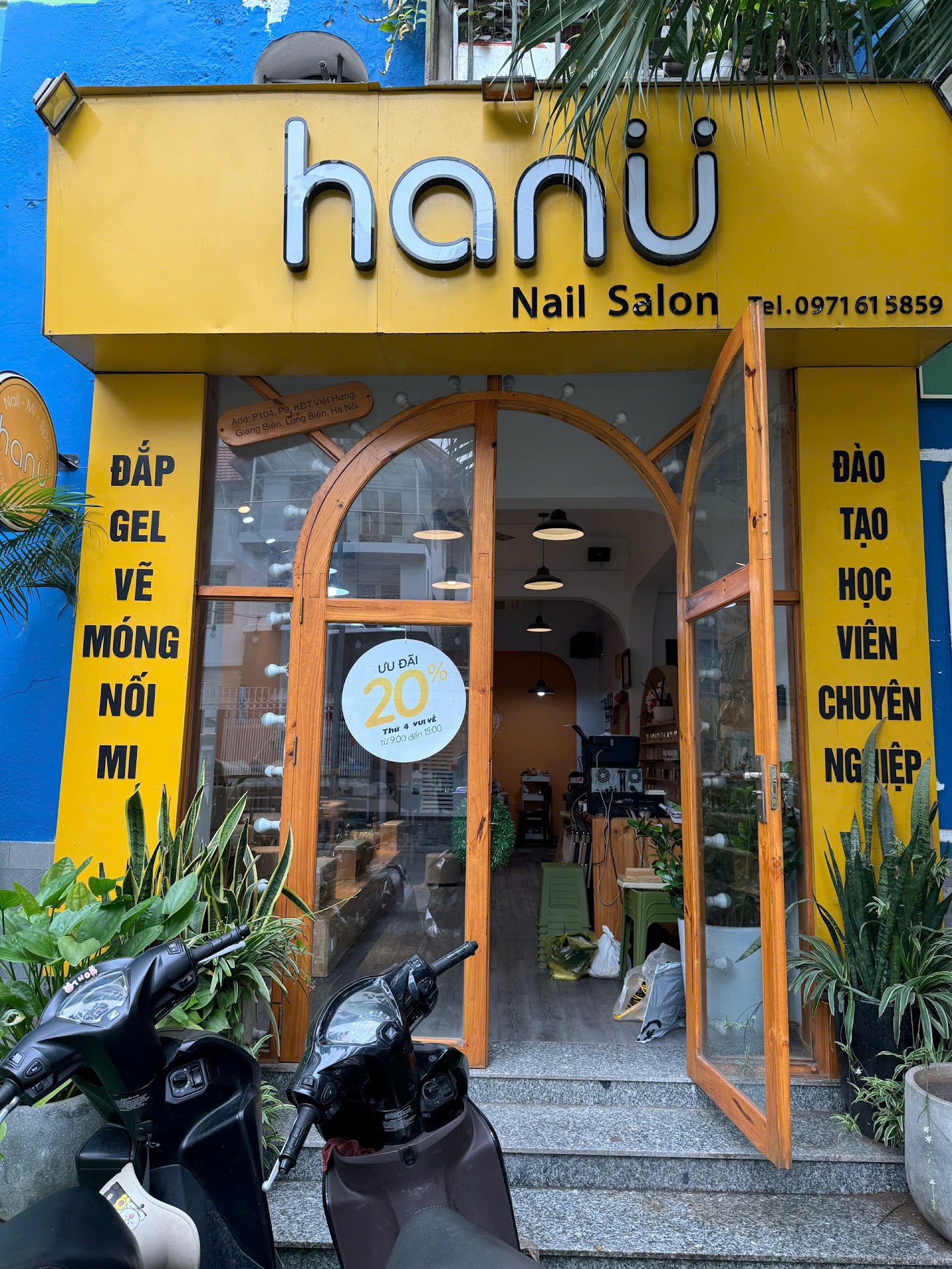 Hanu Nails & Beauty Coffee