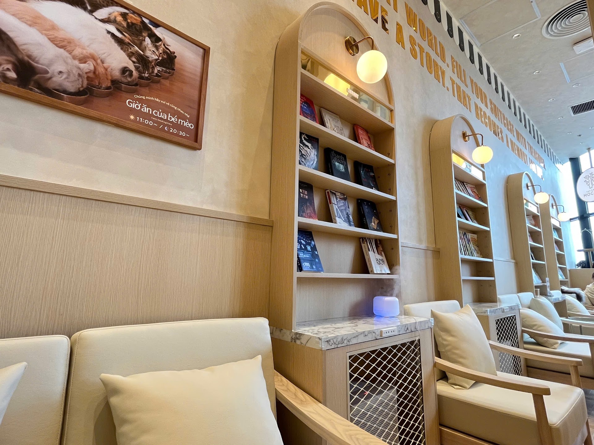 Cat cafe Mocha Aeon Mall Hà Đông Store