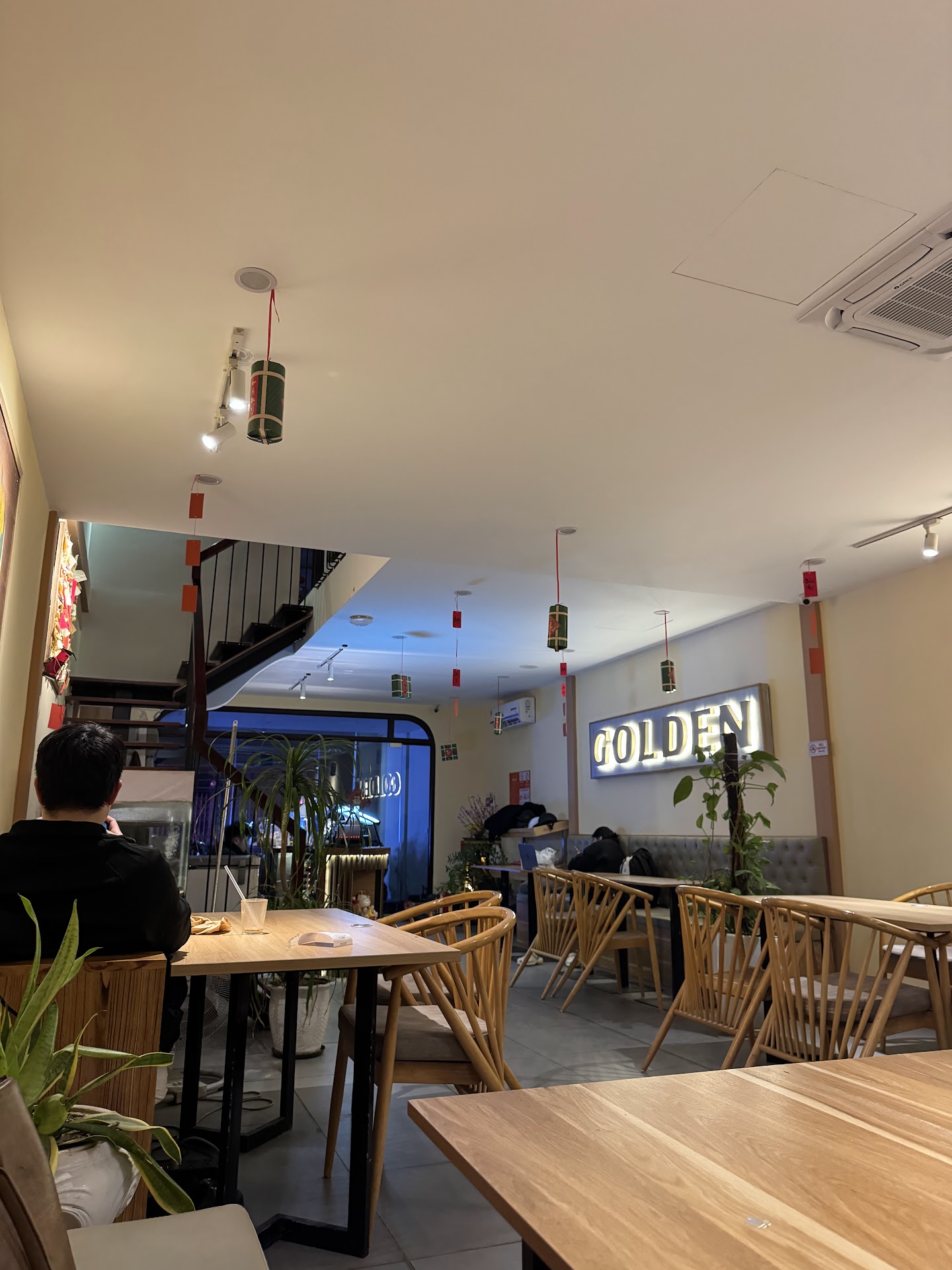 Tiệm Trà Nhà Golden 24/24