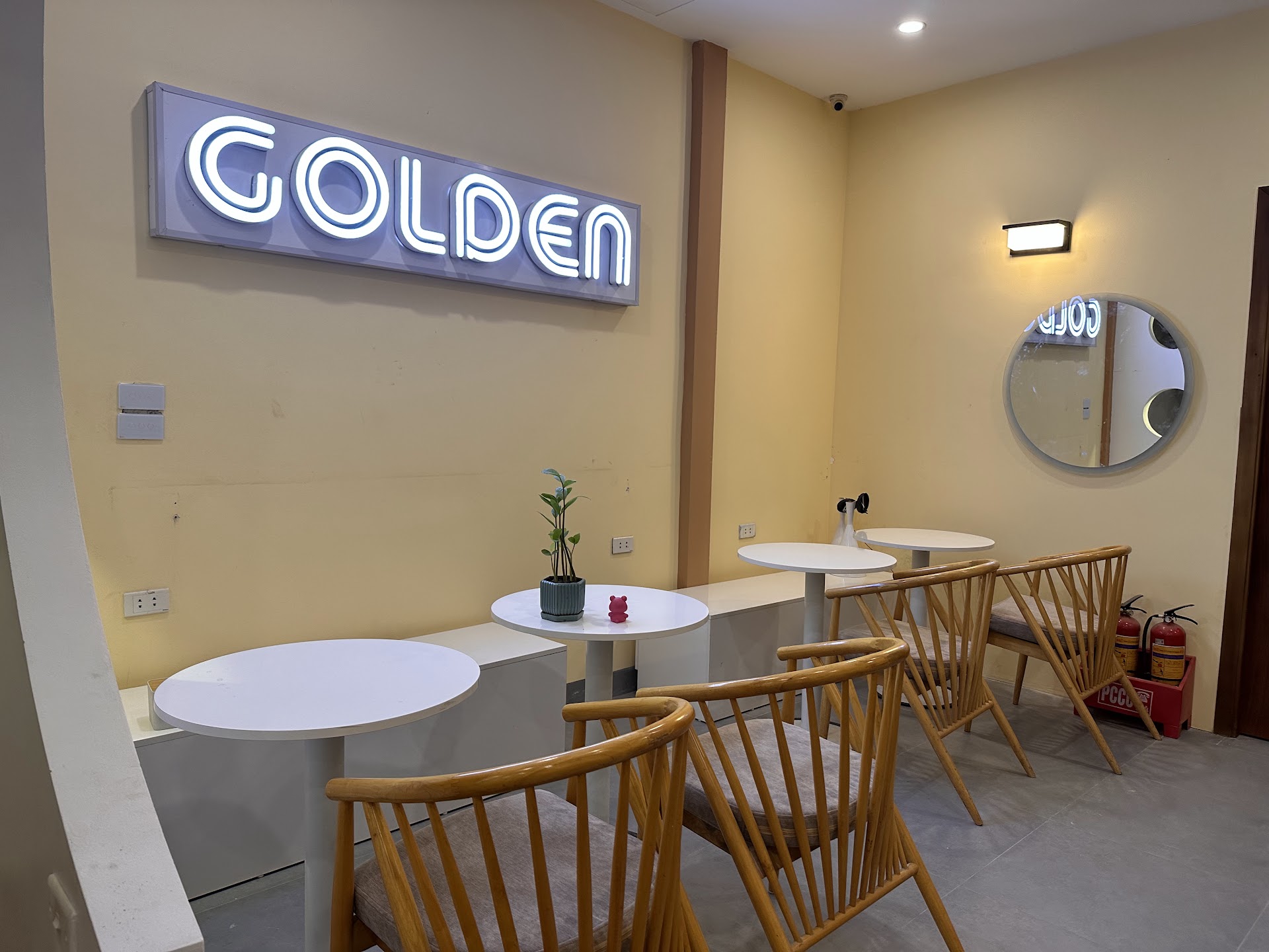 Tiệm Trà Nhà Golden 24/24