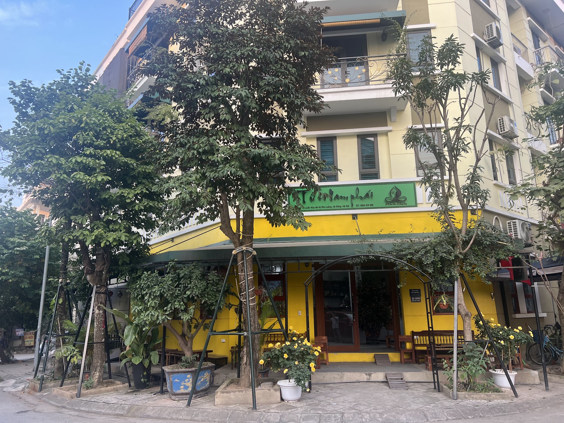 Lăng Cafe