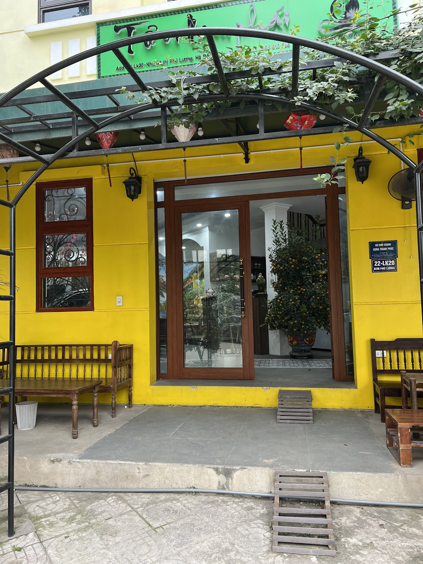 Lăng Cafe