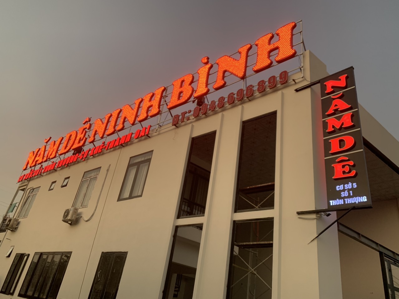 Nhà Hàng Năm Dê Ninh Bình